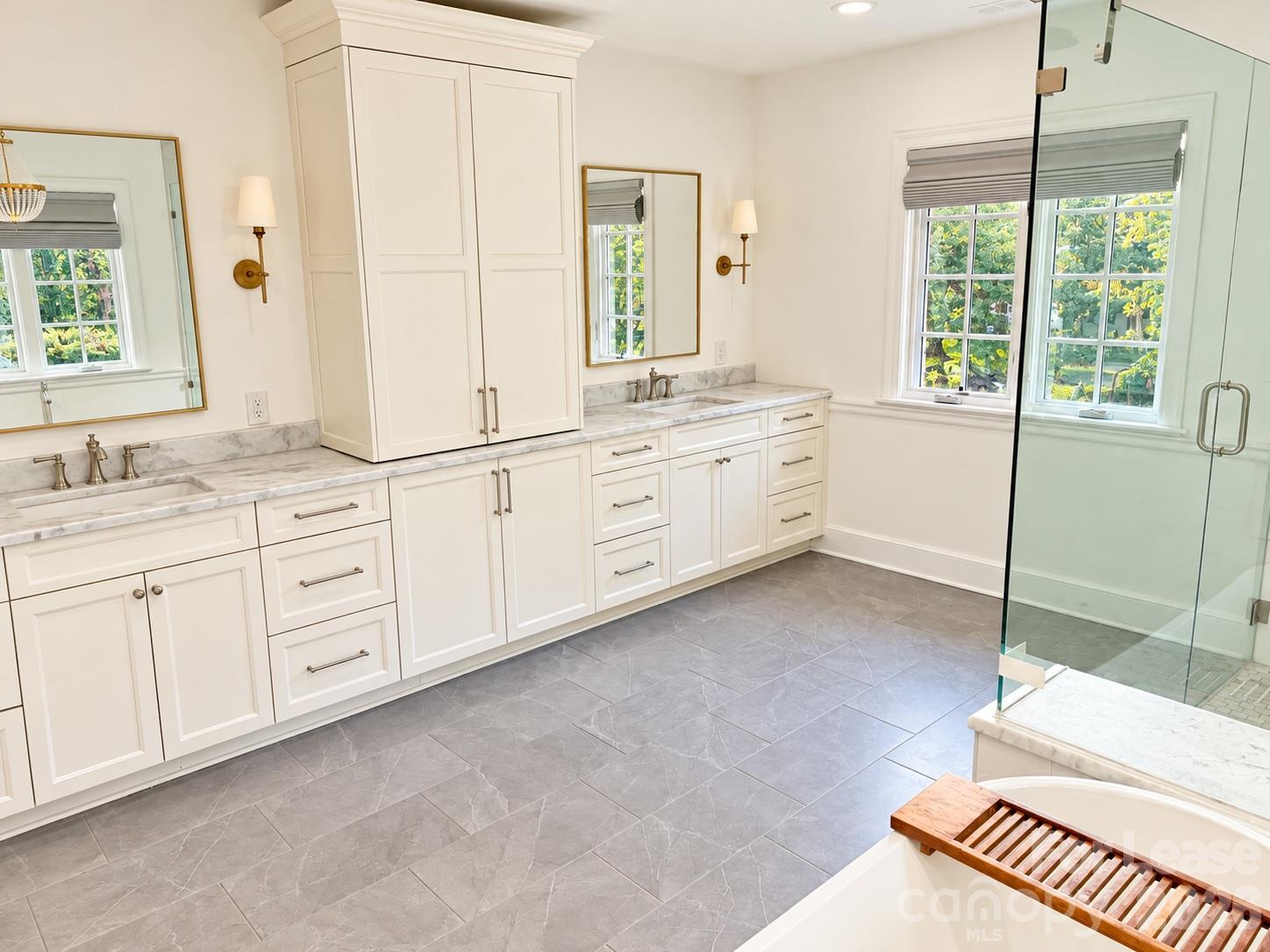 Single Family Residence at 1524 S Wendover Road, Charlotte, photo 12 of 22
