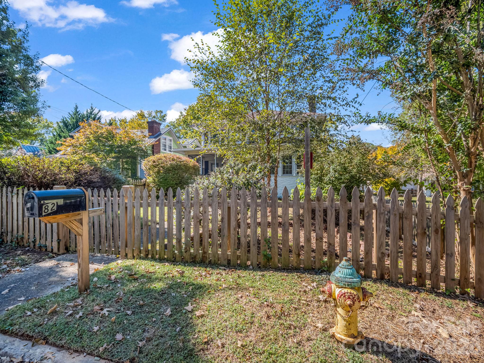 Single Family Residence at 82 Blue Ridge Avenue, Asheville, photo 9 of 48