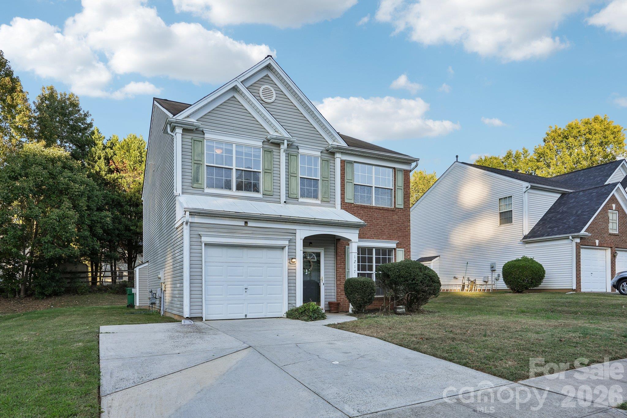 Single Family Residence at 1217 Stourbridge Lion Drive, Charlotte, photo 2 of 38