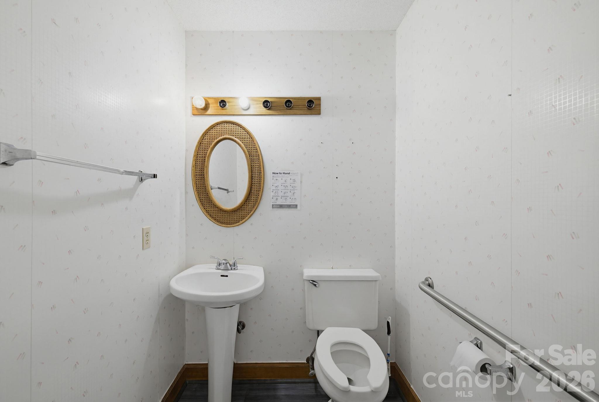 Medical at 114 S Park Terrace, Eden, photo 20 of 47