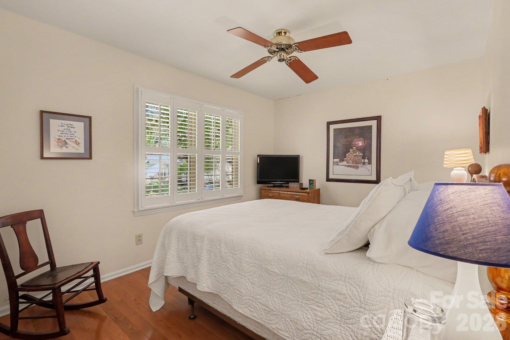 Peaceful second bedroom with mature tree view. - 640 Heather Lane, Charlotte
