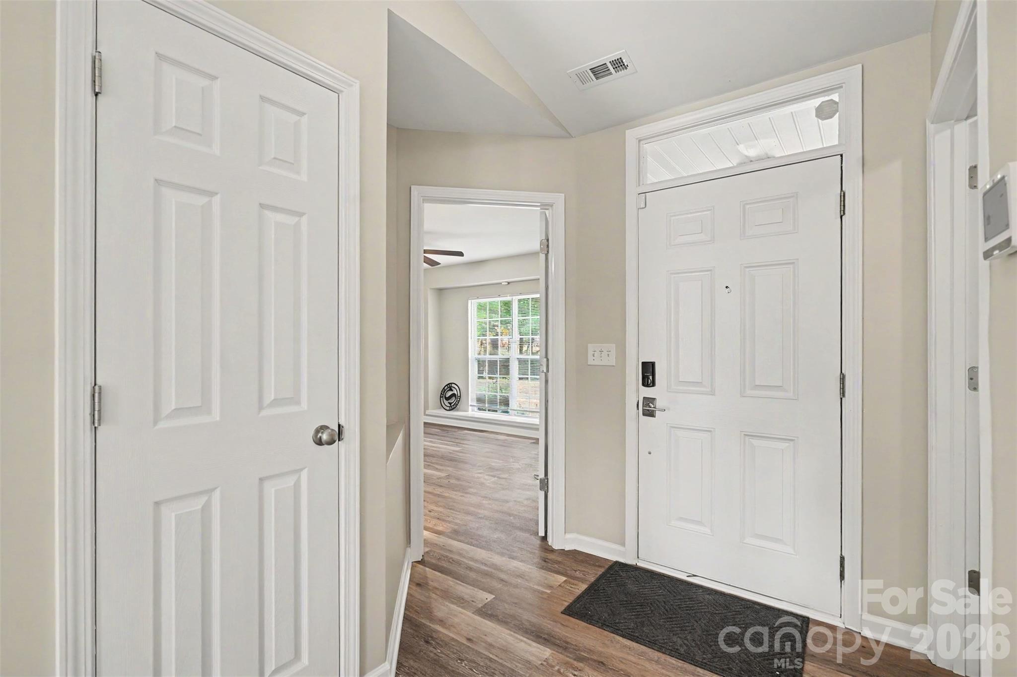 Single Family Residence at 706 White Oak Lane, Matthews, photo 6 of 30