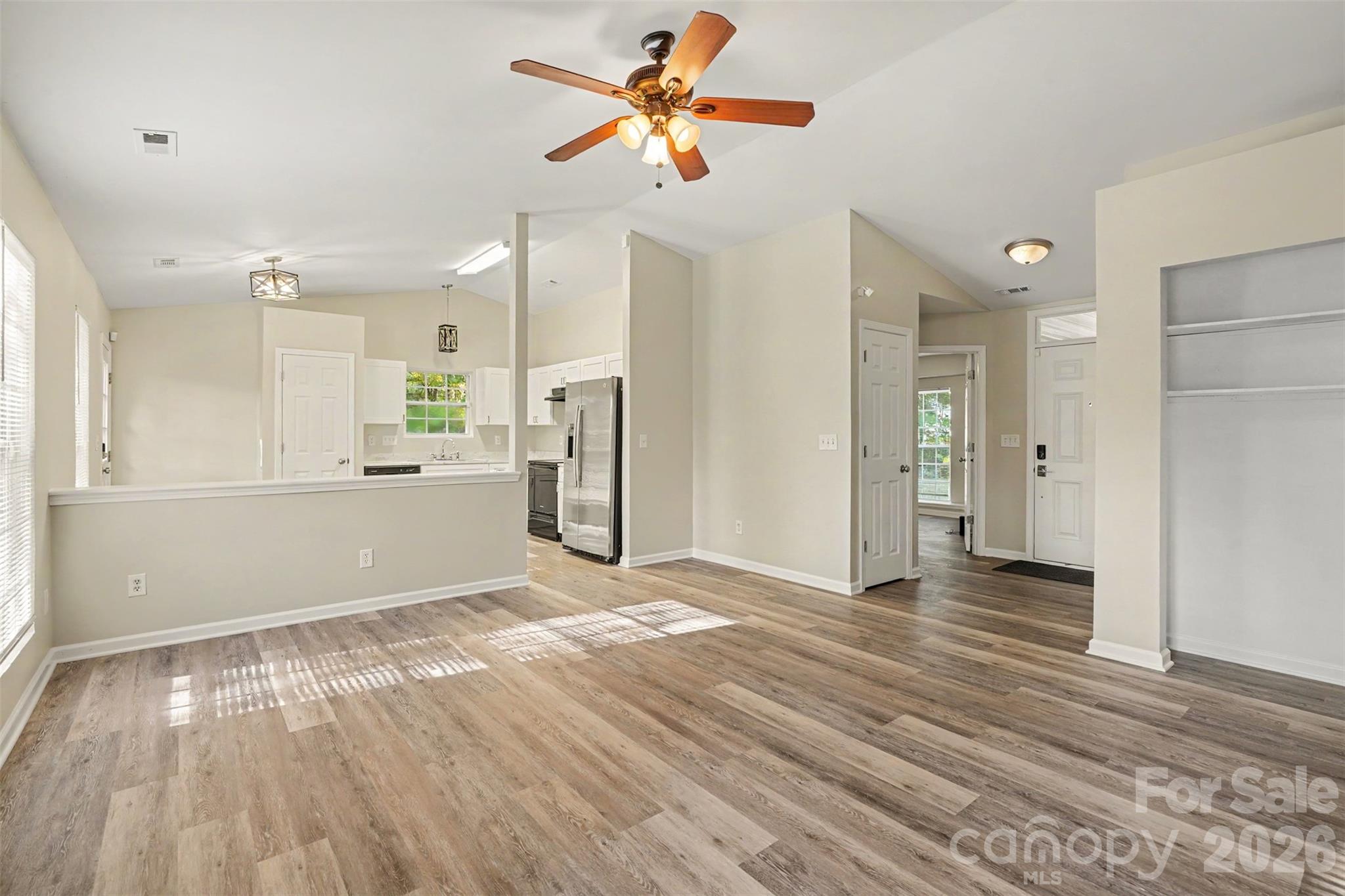 Single Family Residence at 706 White Oak Lane, Matthews, photo 8 of 30