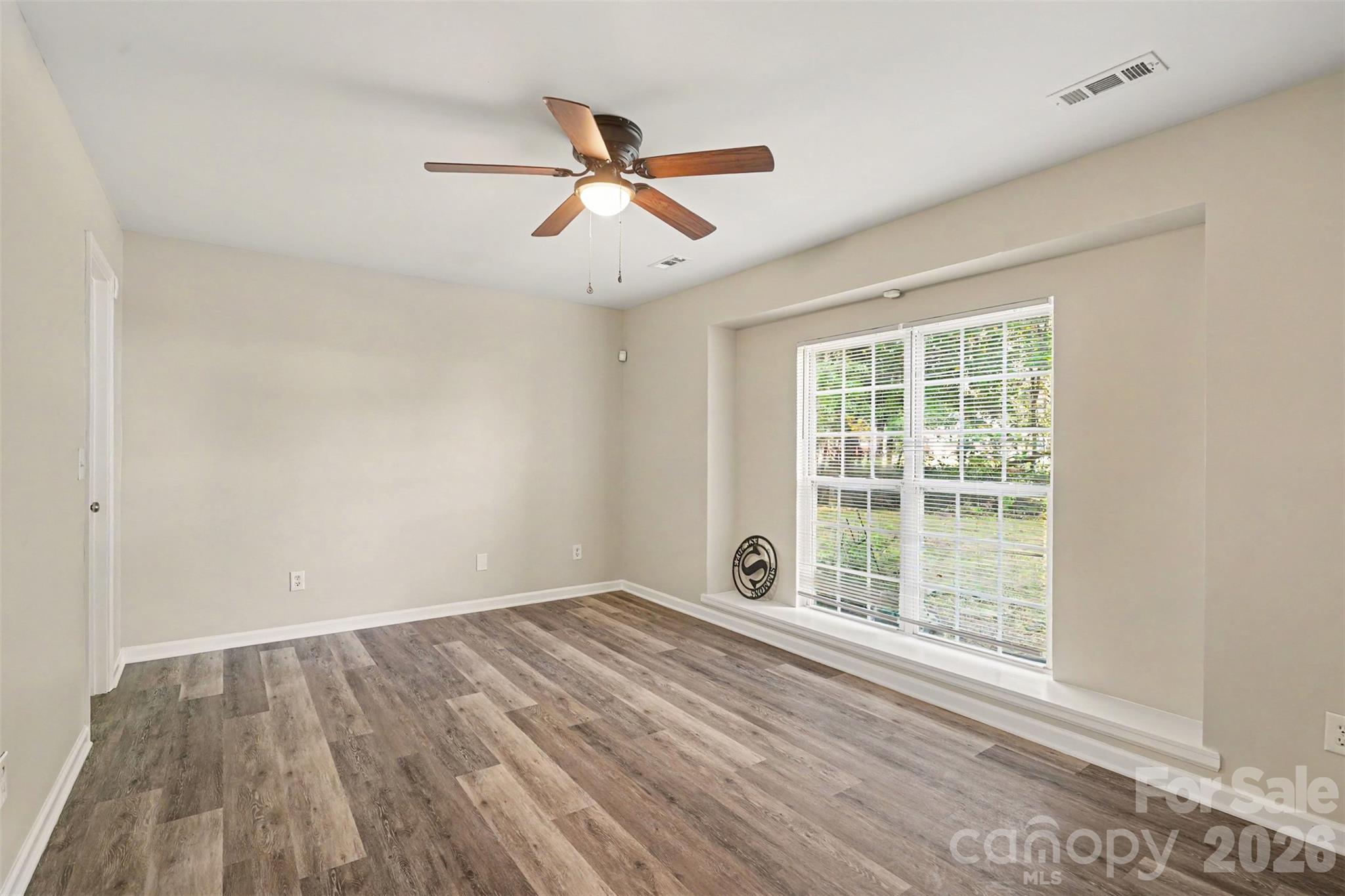 Single Family Residence at 706 White Oak Lane, Matthews, photo 15 of 30