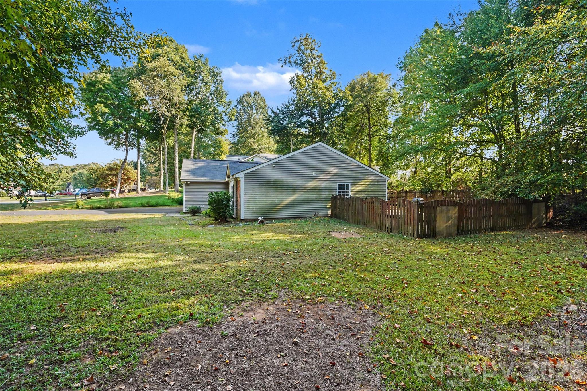 Single Family Residence at 706 White Oak Lane, Matthews, photo 29 of 30