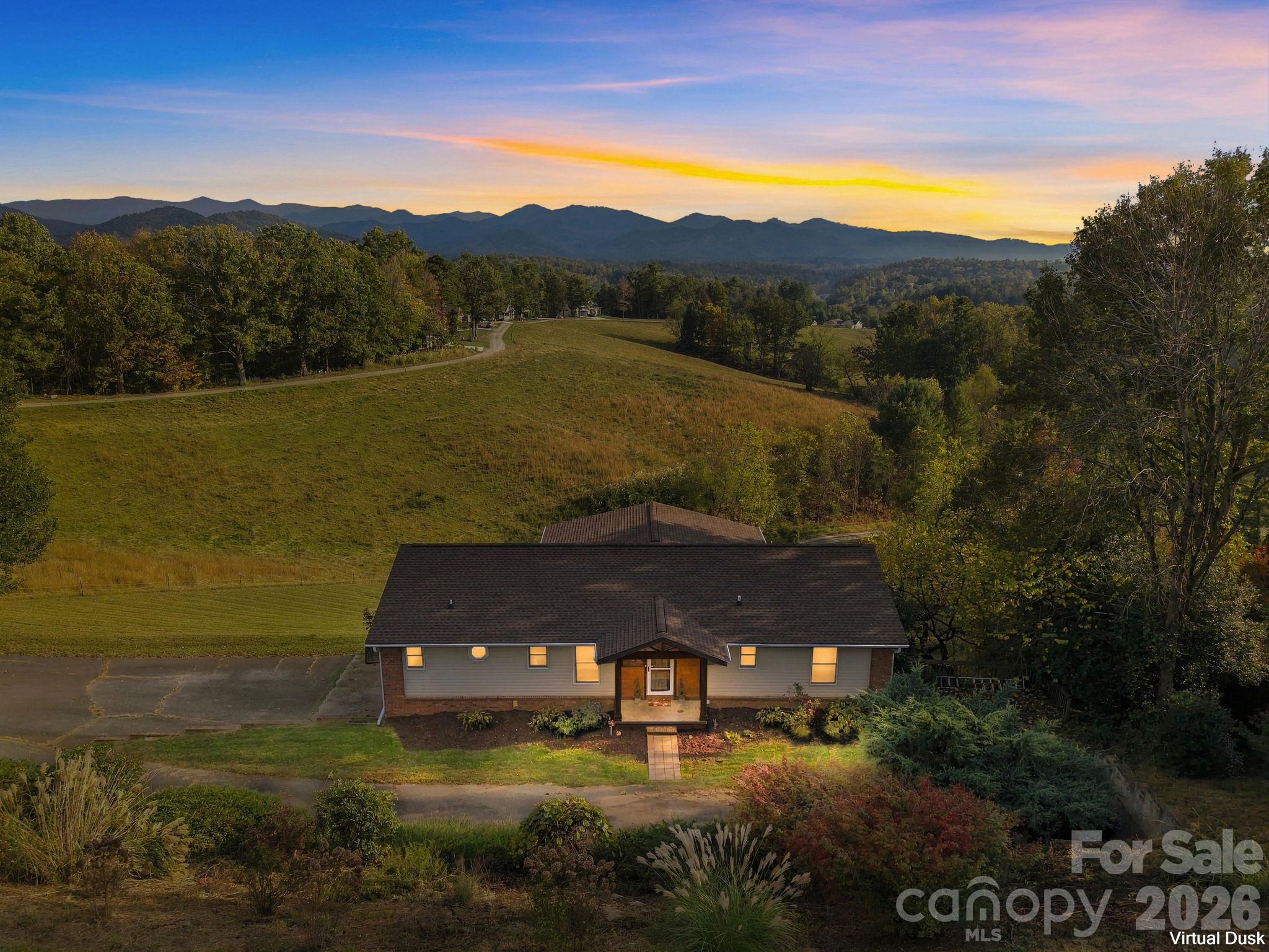 Welcome home to 441 Country Drive! - 441 Country Drive, Mars Hill