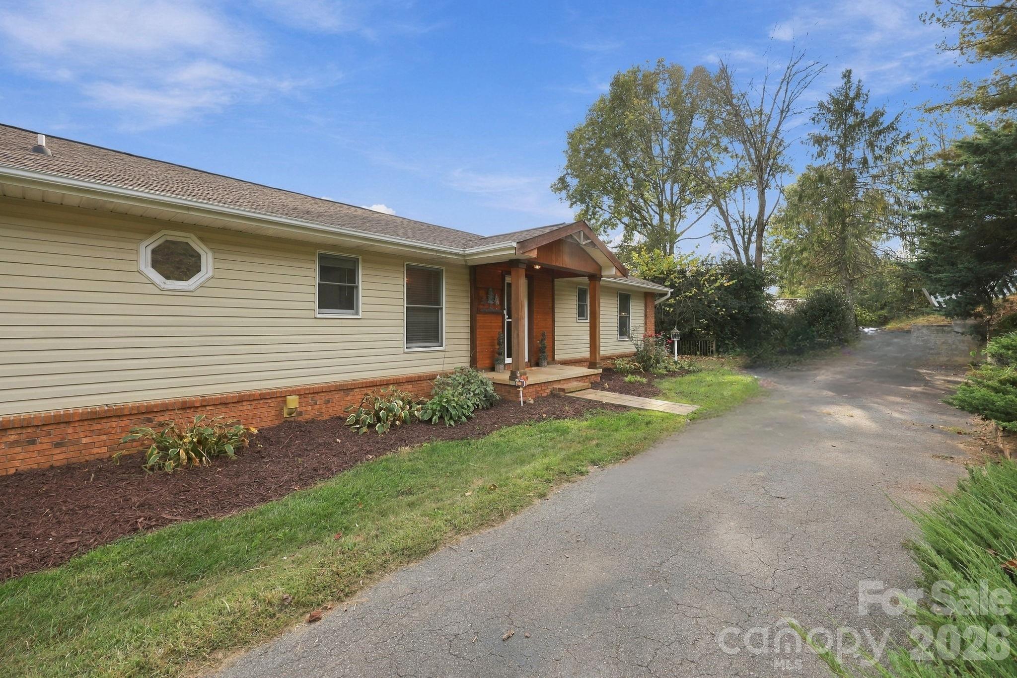 Plenty of parking - 441 Country Drive, Mars Hill