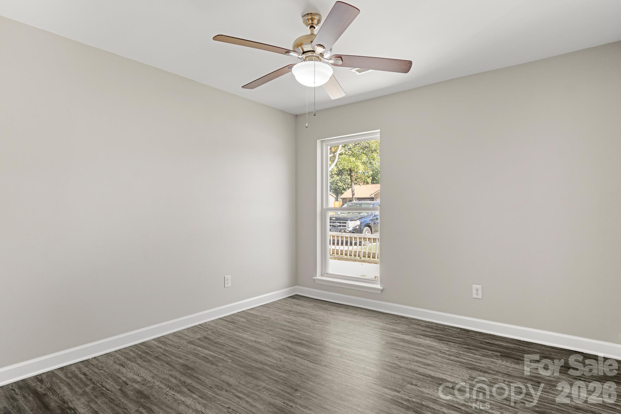 Single Family Residence at 7607 Eastbourne Road, Charlotte, photo 6 of 46