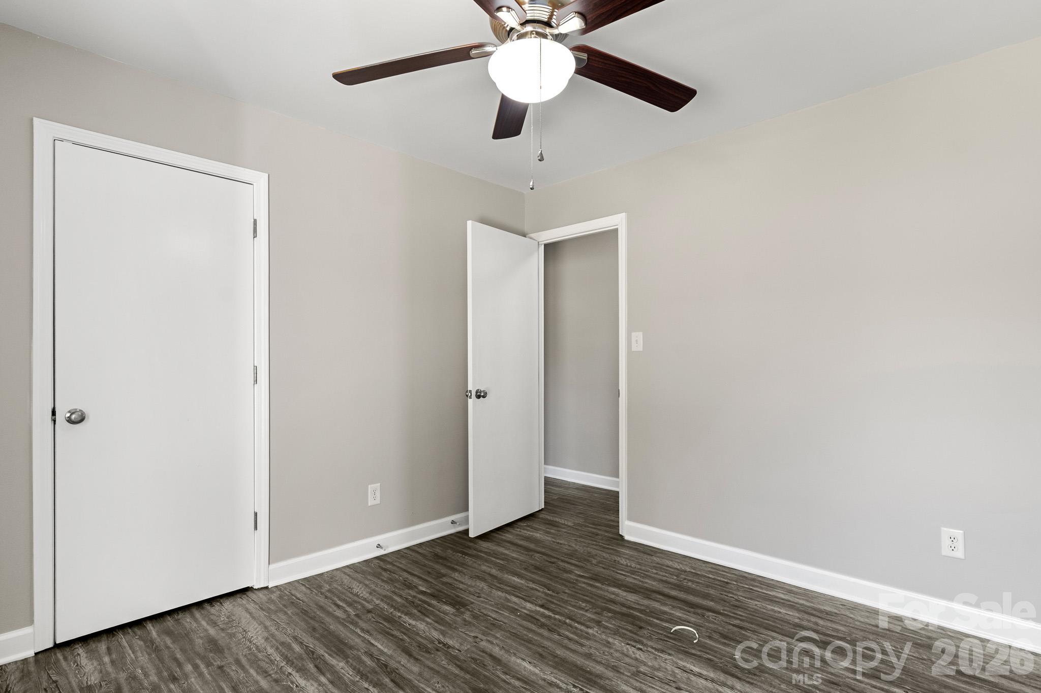 Single Family Residence at 7607 Eastbourne Road, Charlotte, photo 7 of 46