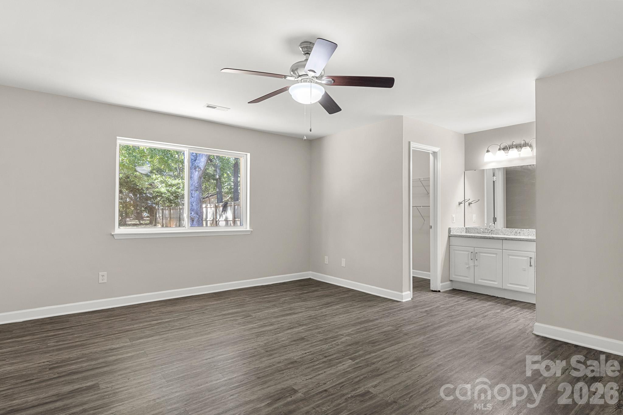 Single Family Residence at 7607 Eastbourne Road, Charlotte, photo 13 of 46