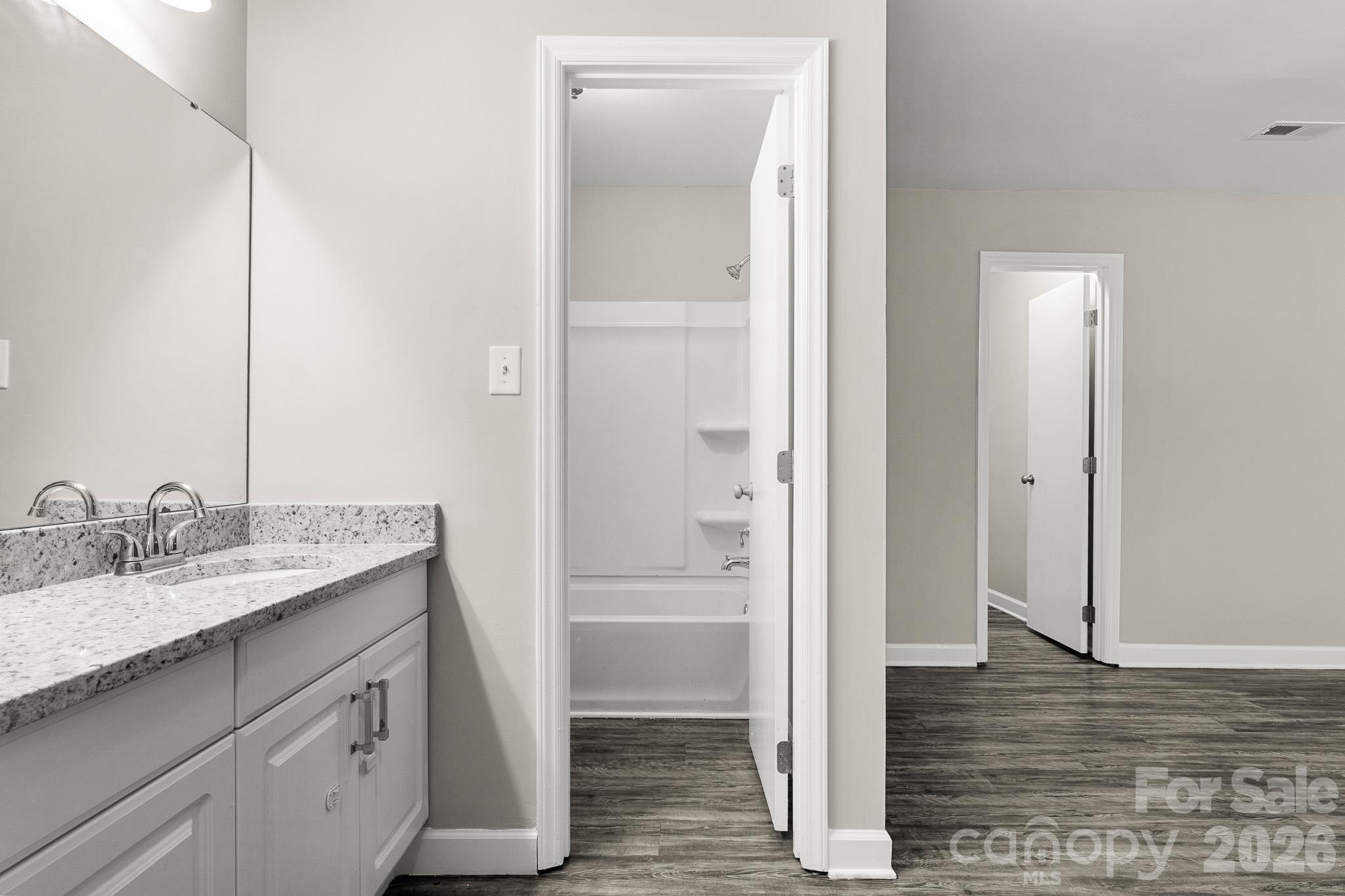 Single Family Residence at 7607 Eastbourne Road, Charlotte, photo 20 of 46