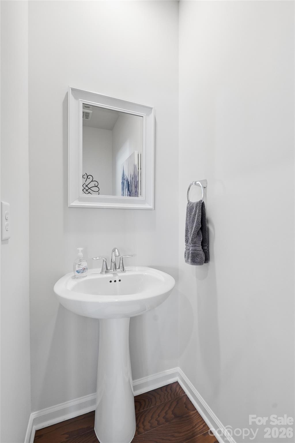 Powder Room with Pedestal Sink - 3162 Windhaven Lane, Tega Cay
