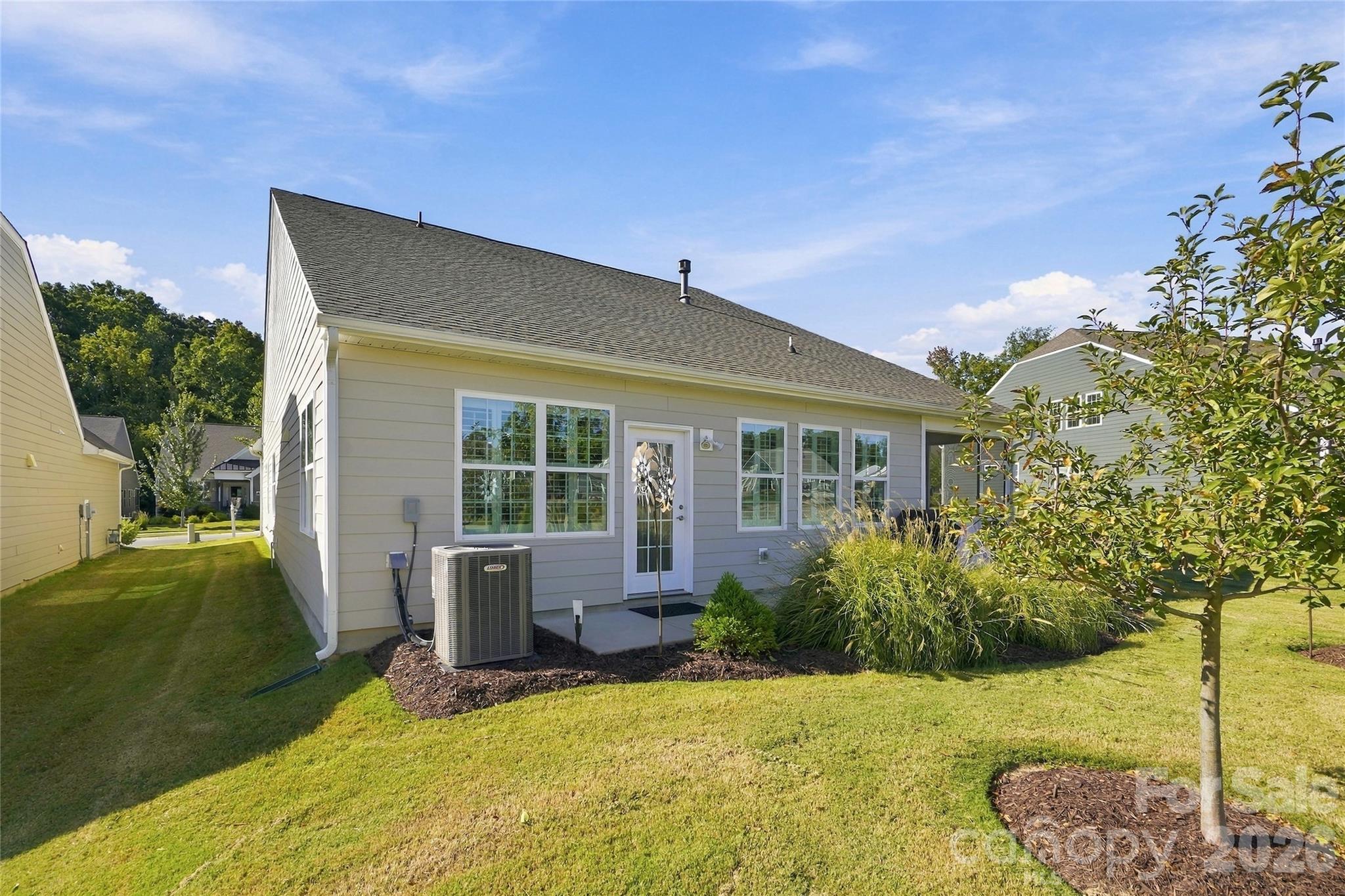 Upgraded landscaping - 3162 Windhaven Lane, Tega Cay