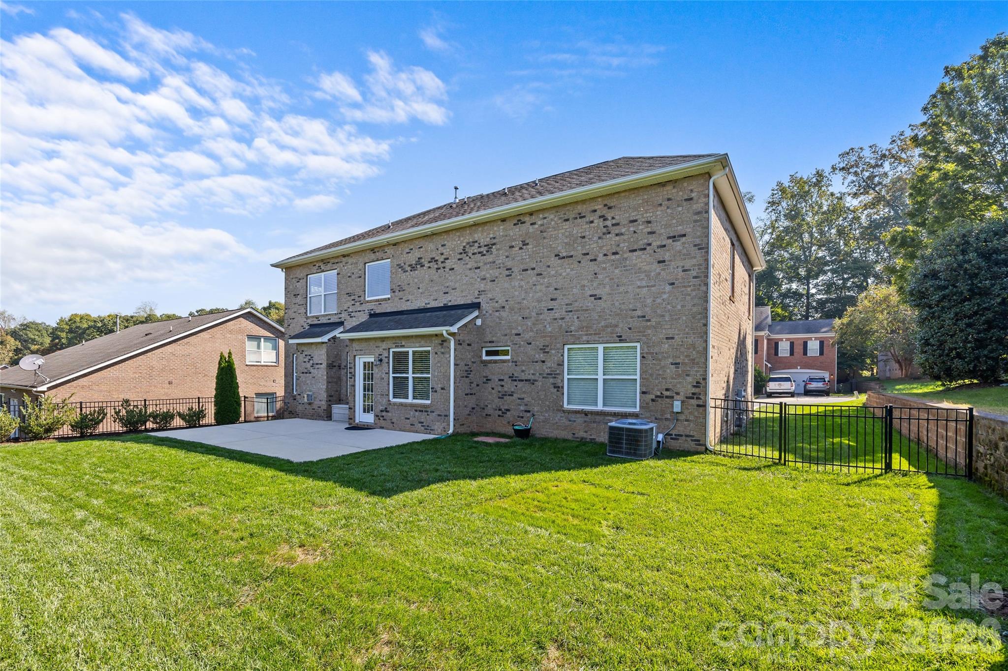 Single Family Residence at 7917 Sardis Creek Lane, Charlotte, photo 41 of 46