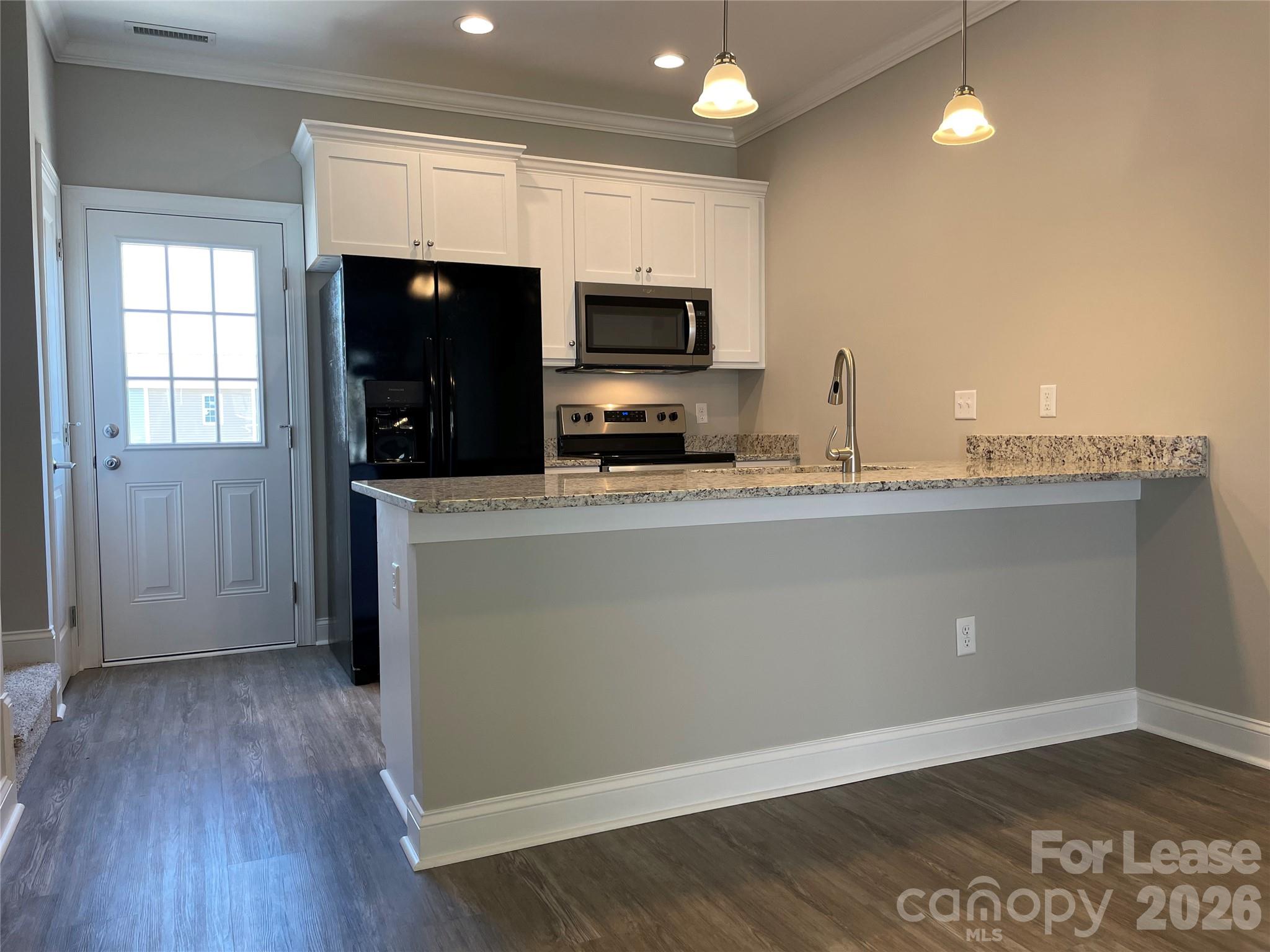 Townhouse at 3927 Newhall Drive NW, Hickory, photo 4 of 18