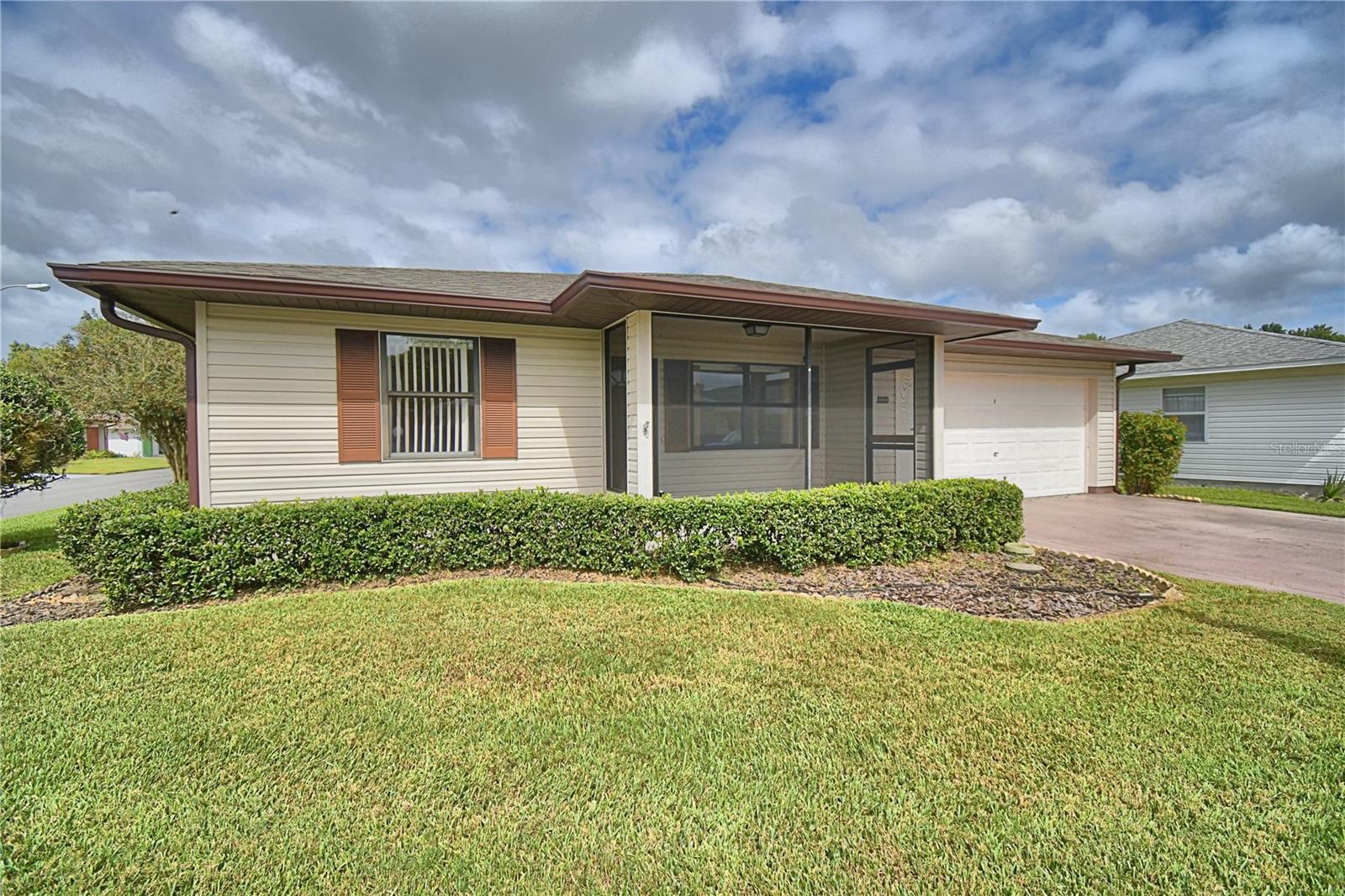 4828 SQUIRE HOLLOW DR