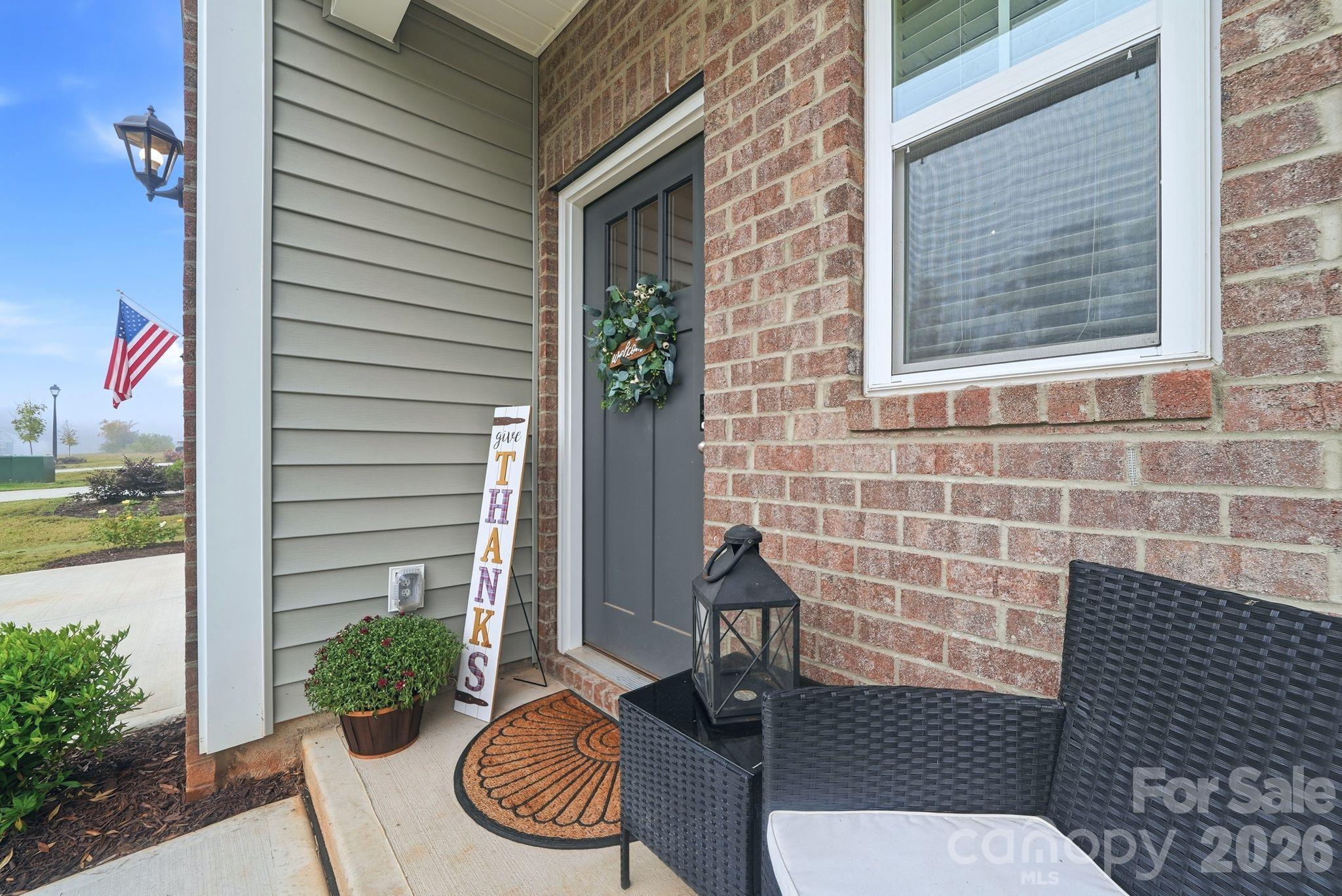 Single Family Residence at 1371 37th Avenue Lane, Hickory, photo 4 of 41