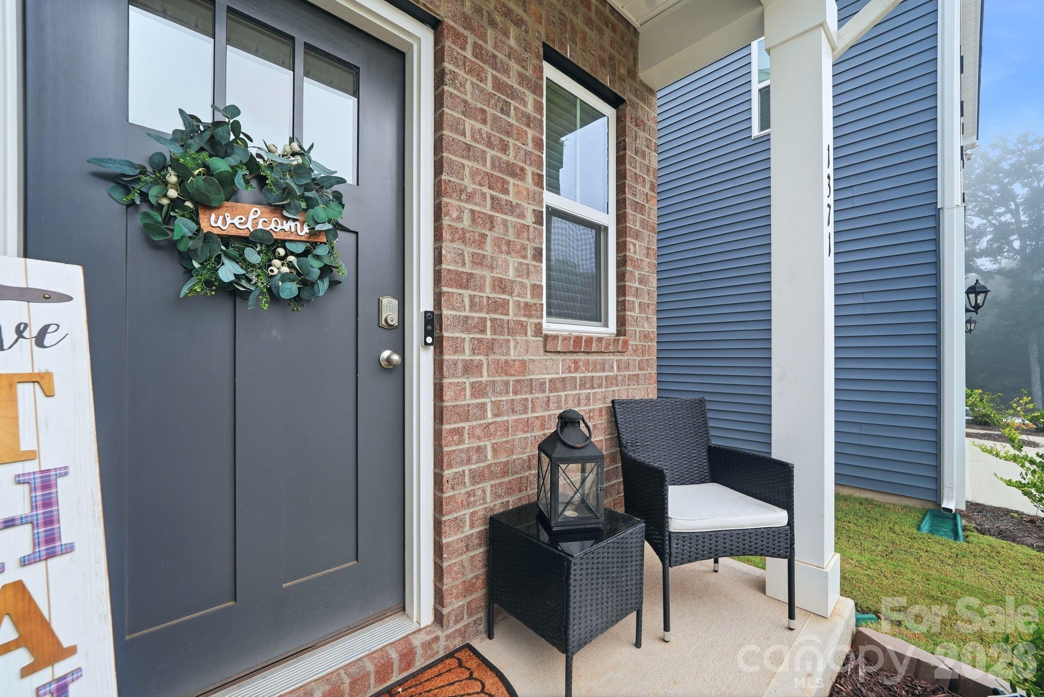 Single Family Residence at 1371 37th Avenue Lane, Hickory, photo 5 of 41