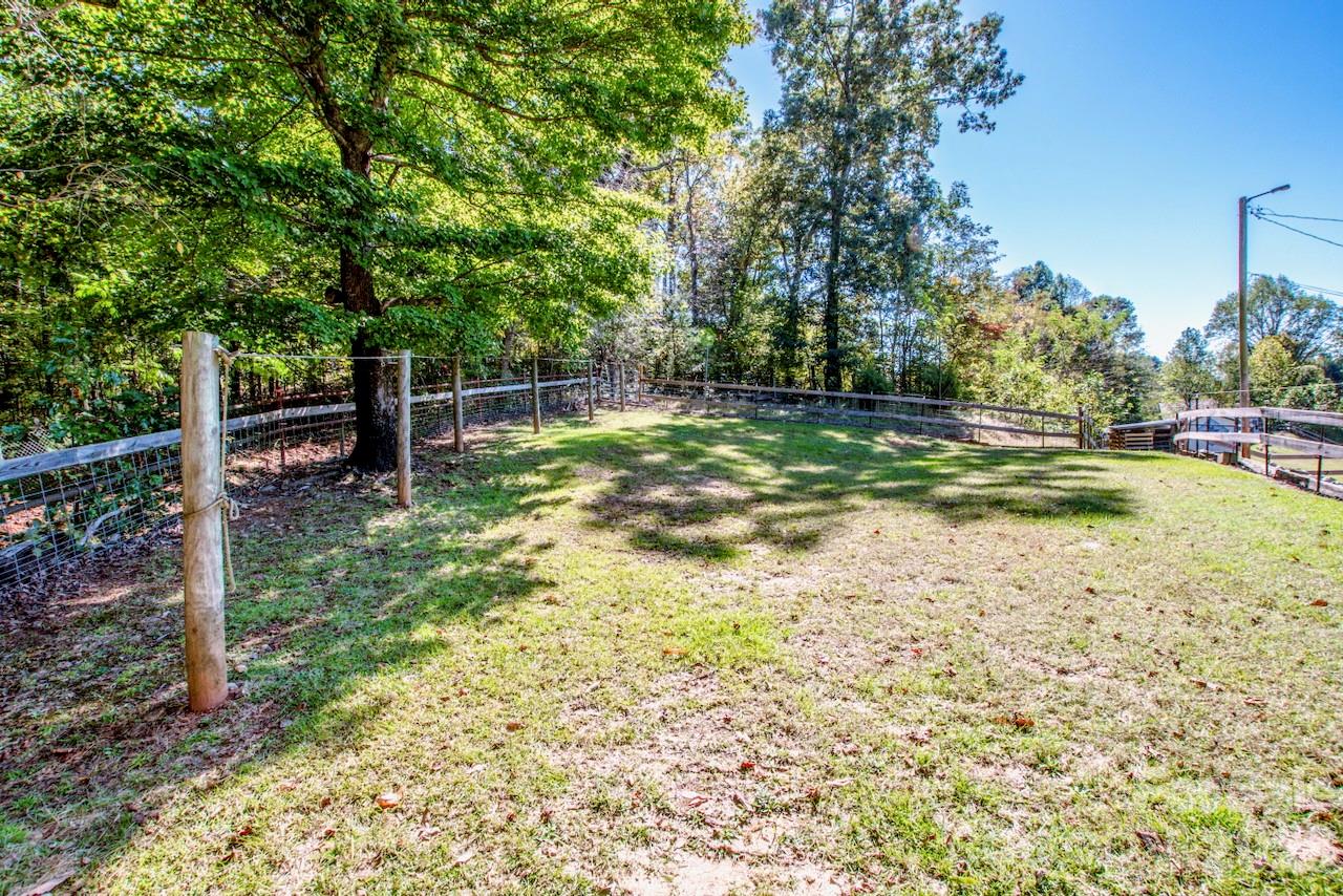 Single Family Residence at 206 Mitchell Trail Road, Statesville, photo 9 of 48