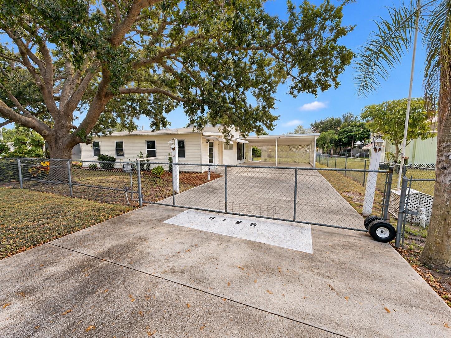 6126 RUMFORD ST