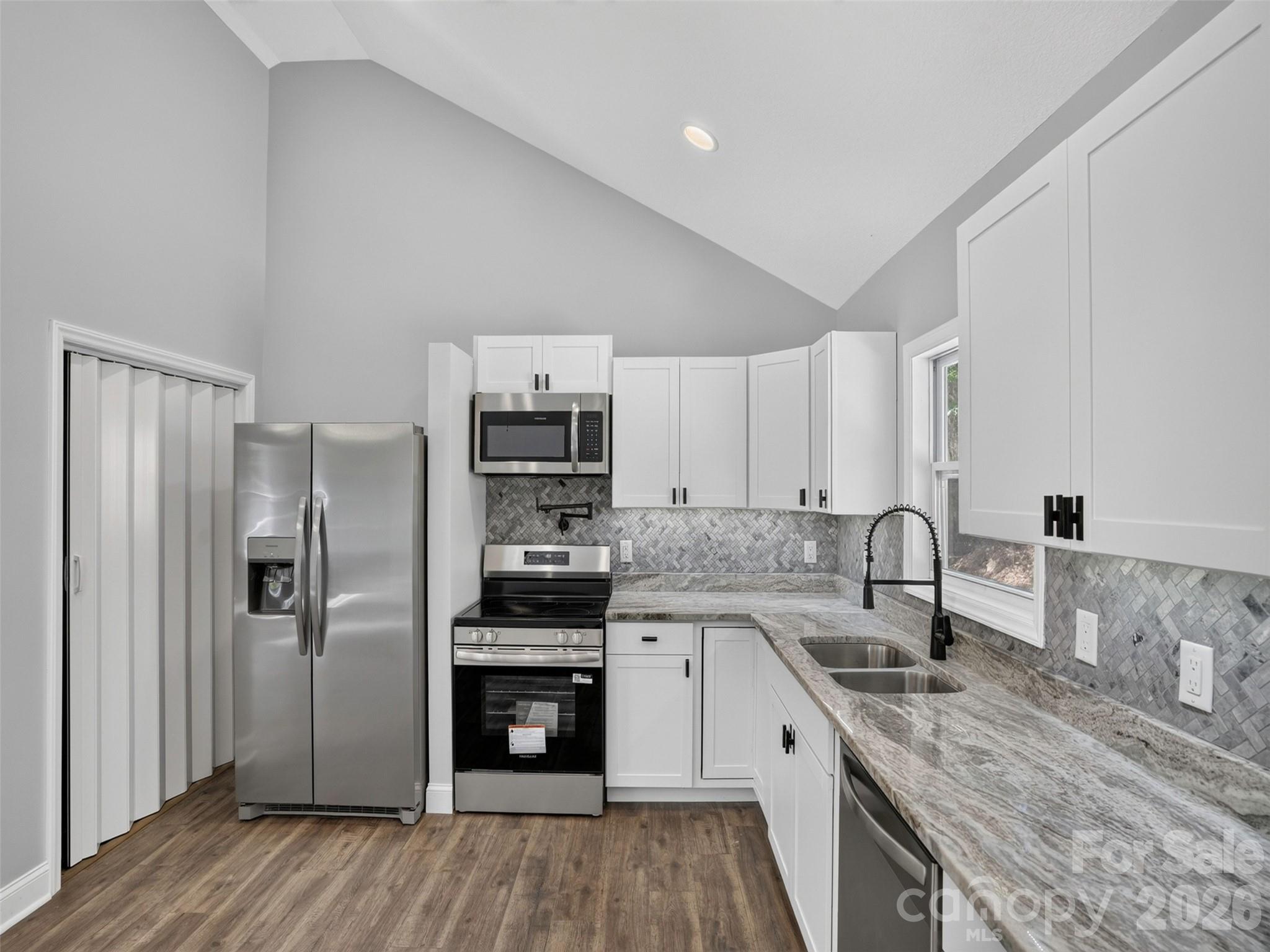 Single Family Residence at 594 McMillan Drive, Hendersonville, photo 12 of 46
