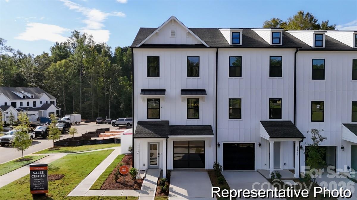 Townhouse at 2912 Smithcliff Road, Charlotte, photo 2 of 23
