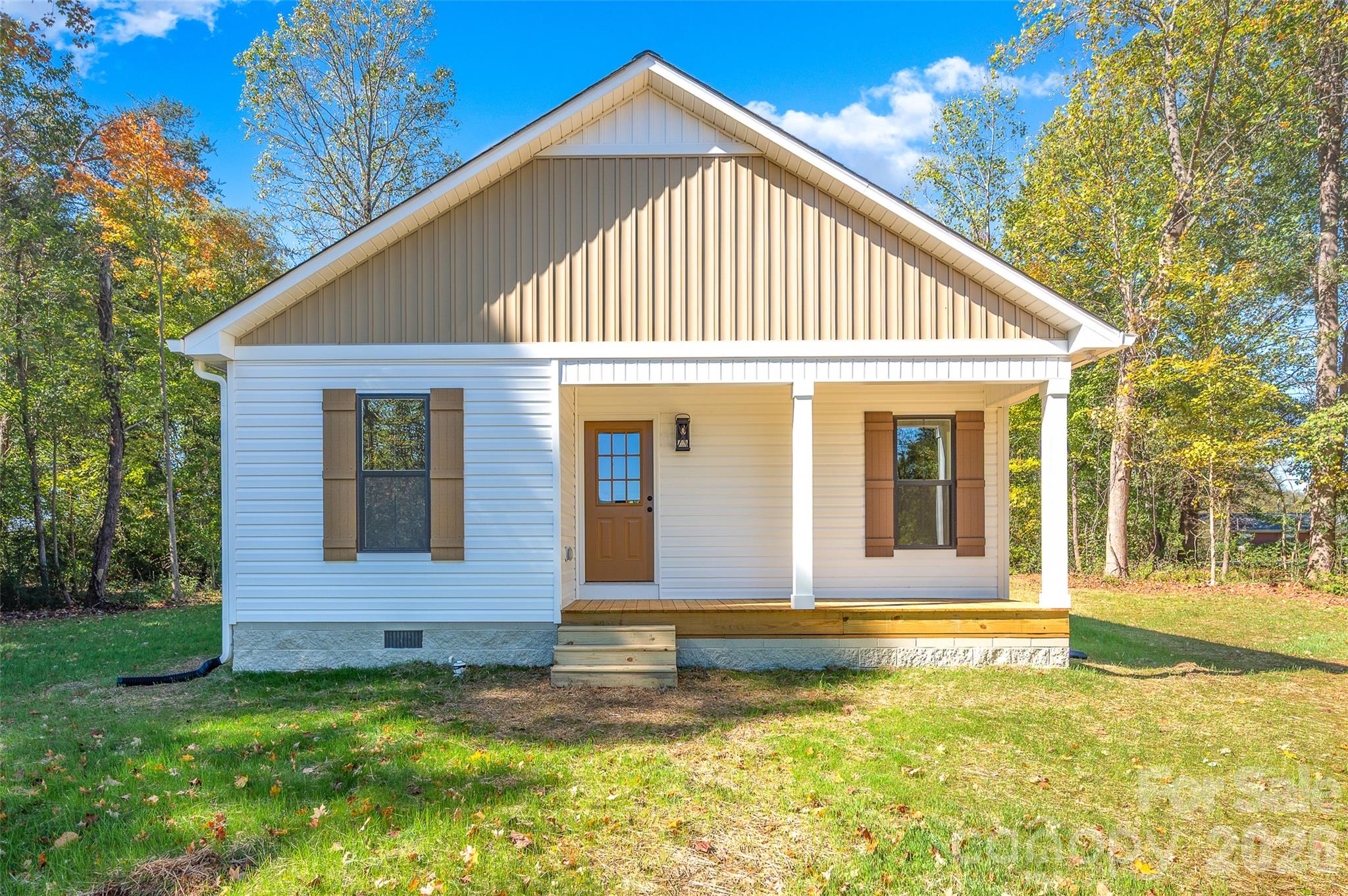 Single Family Residence at 104 Roseman Lane, Statesville, photo 4 of 33
