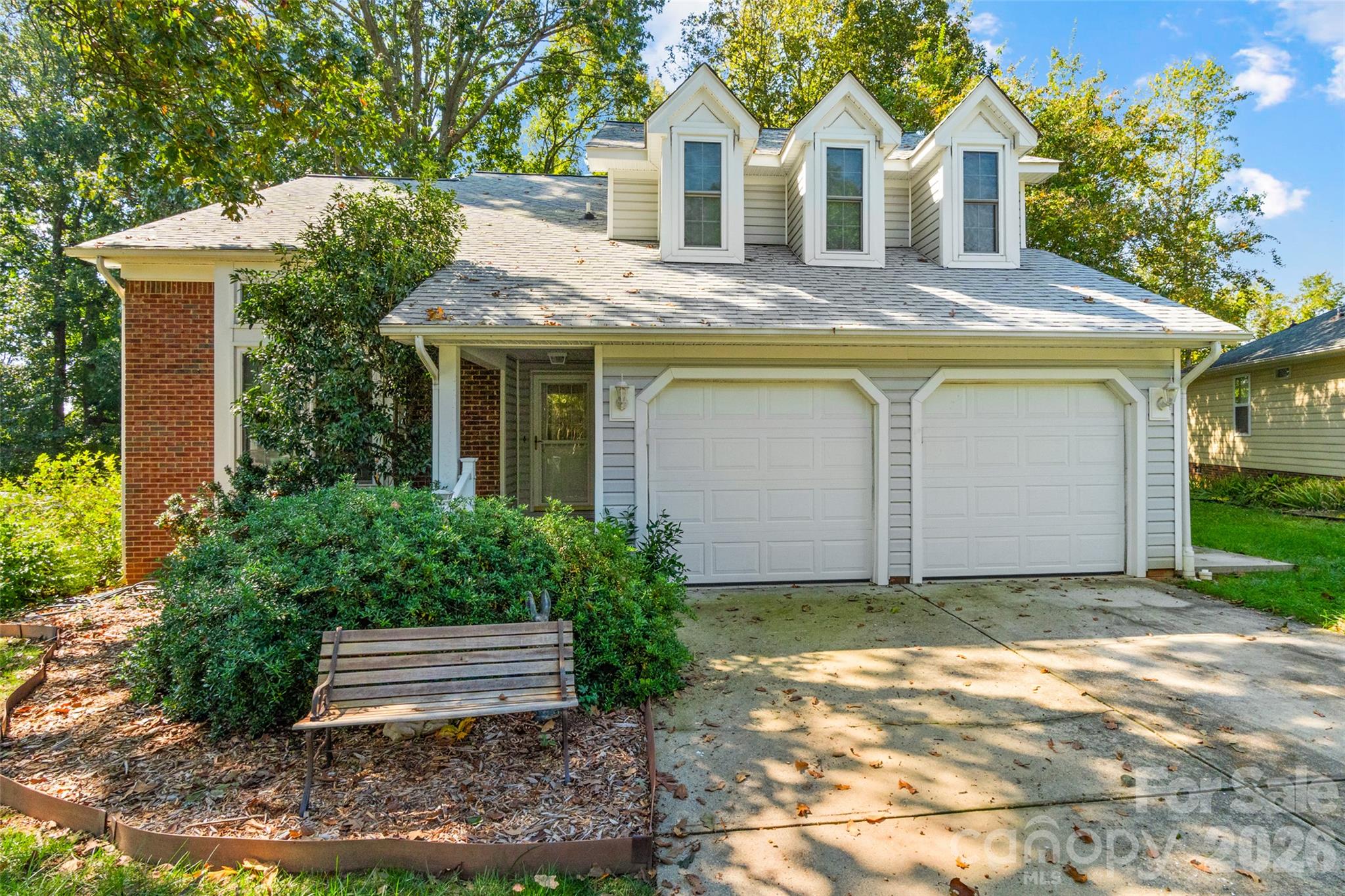 Single Family Residence at 10913 Lassen Court, Charlotte, photo 2 of 40