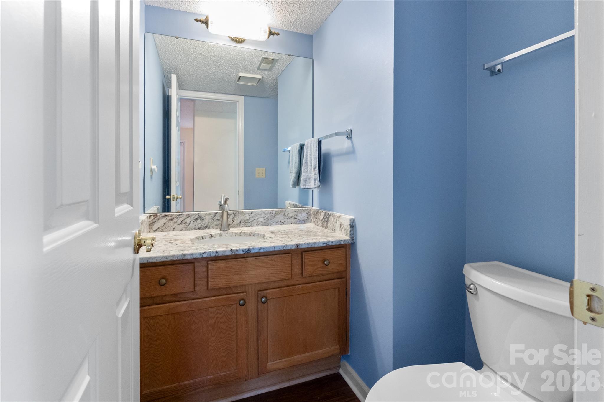 Single Family Residence at 10913 Lassen Court, Charlotte, photo 18 of 40