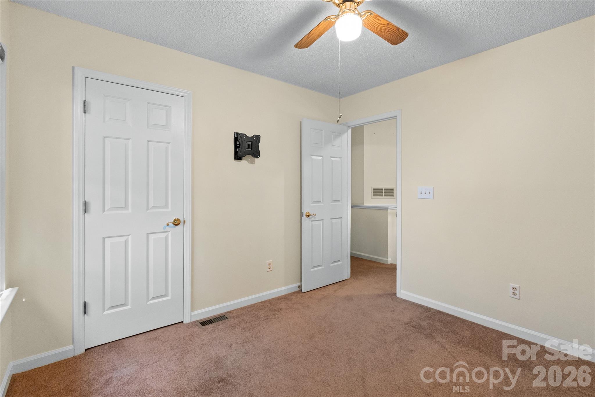 Single Family Residence at 10913 Lassen Court, Charlotte, photo 27 of 40