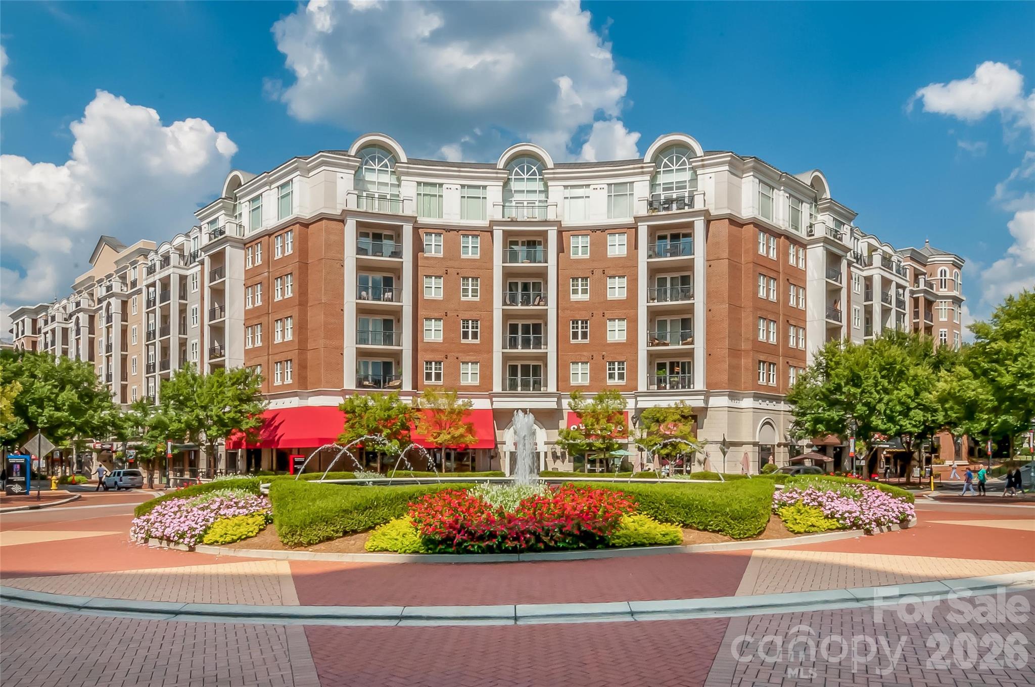 Condominium at 4620 Piedmont Row Drive, Charlotte, photo 2 of 37