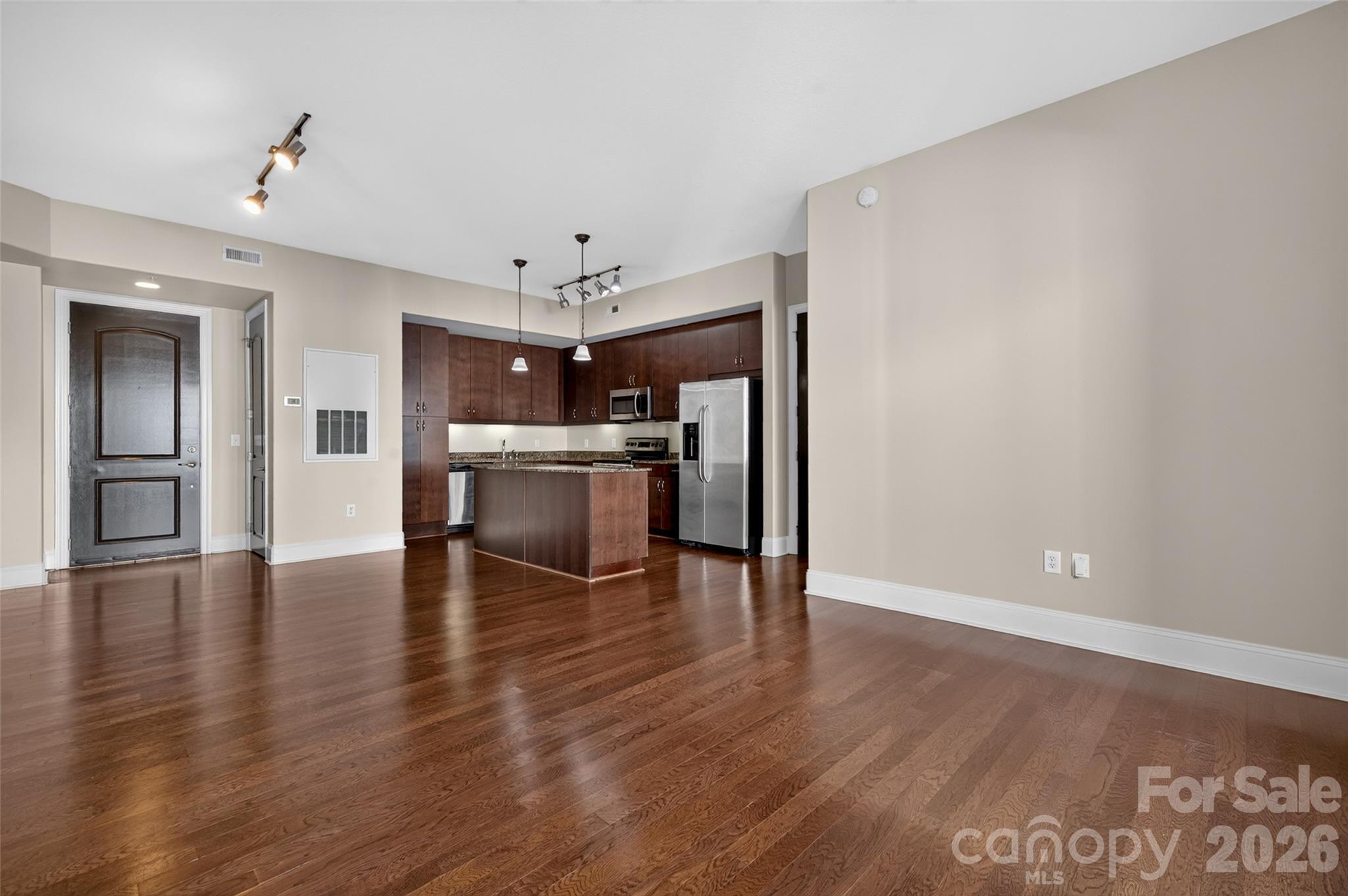 Condominium at 4620 Piedmont Row Drive, Charlotte, photo 9 of 37