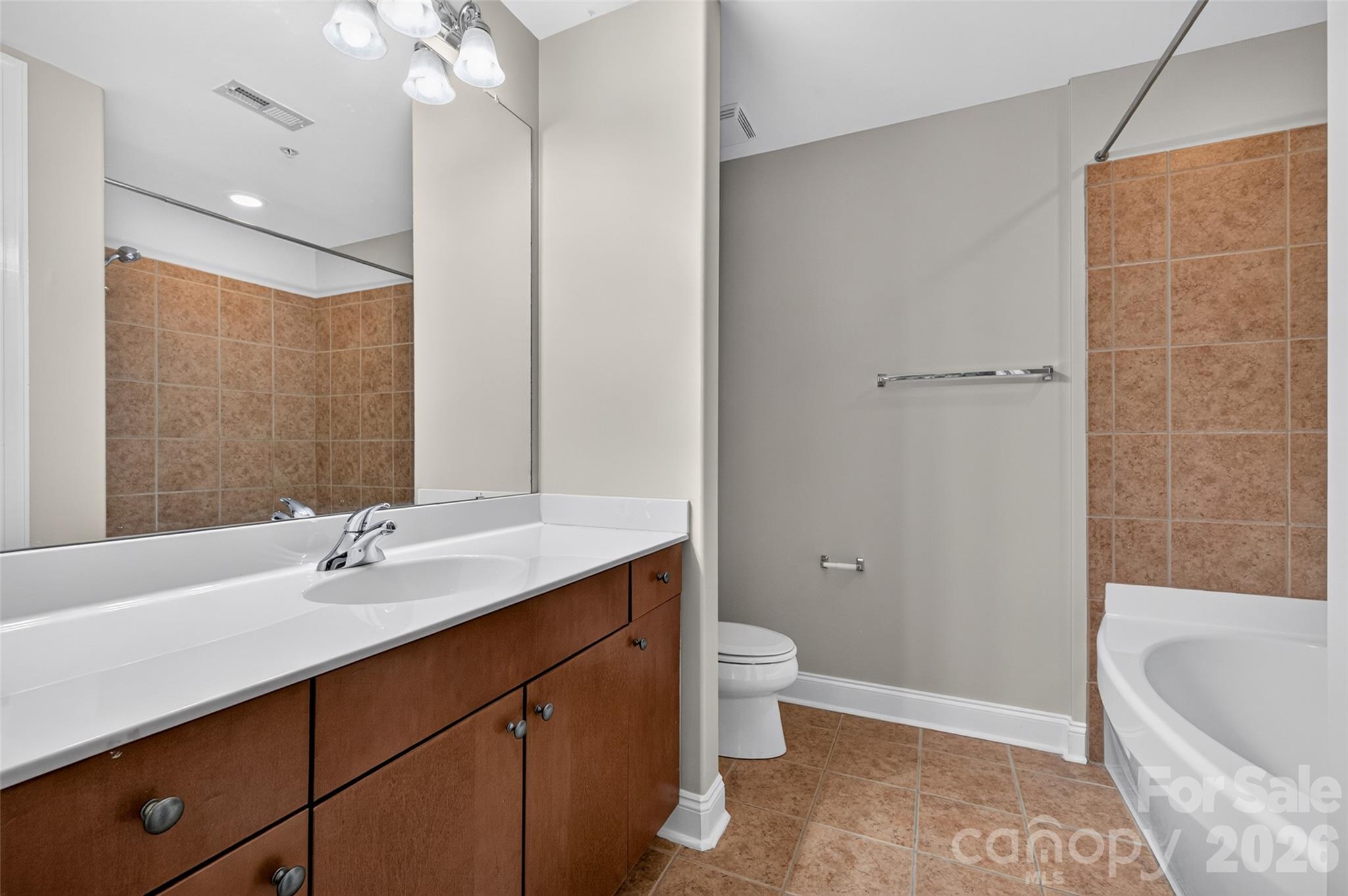 Bath 2 - 4620 Piedmont Row Drive, Charlotte