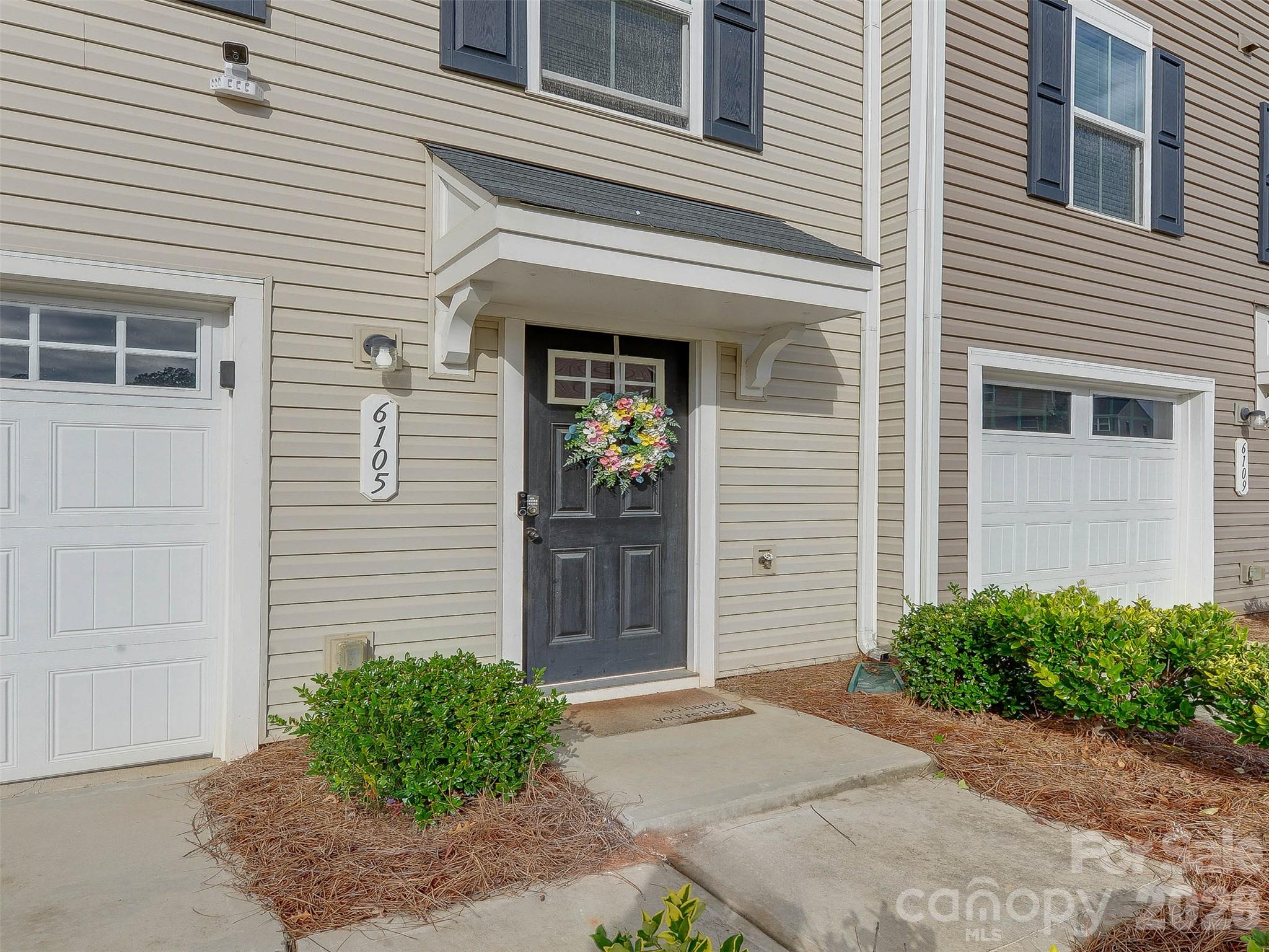 Townhouse at 6105 Cutwater Circle, Charlotte, photo 2 of 41