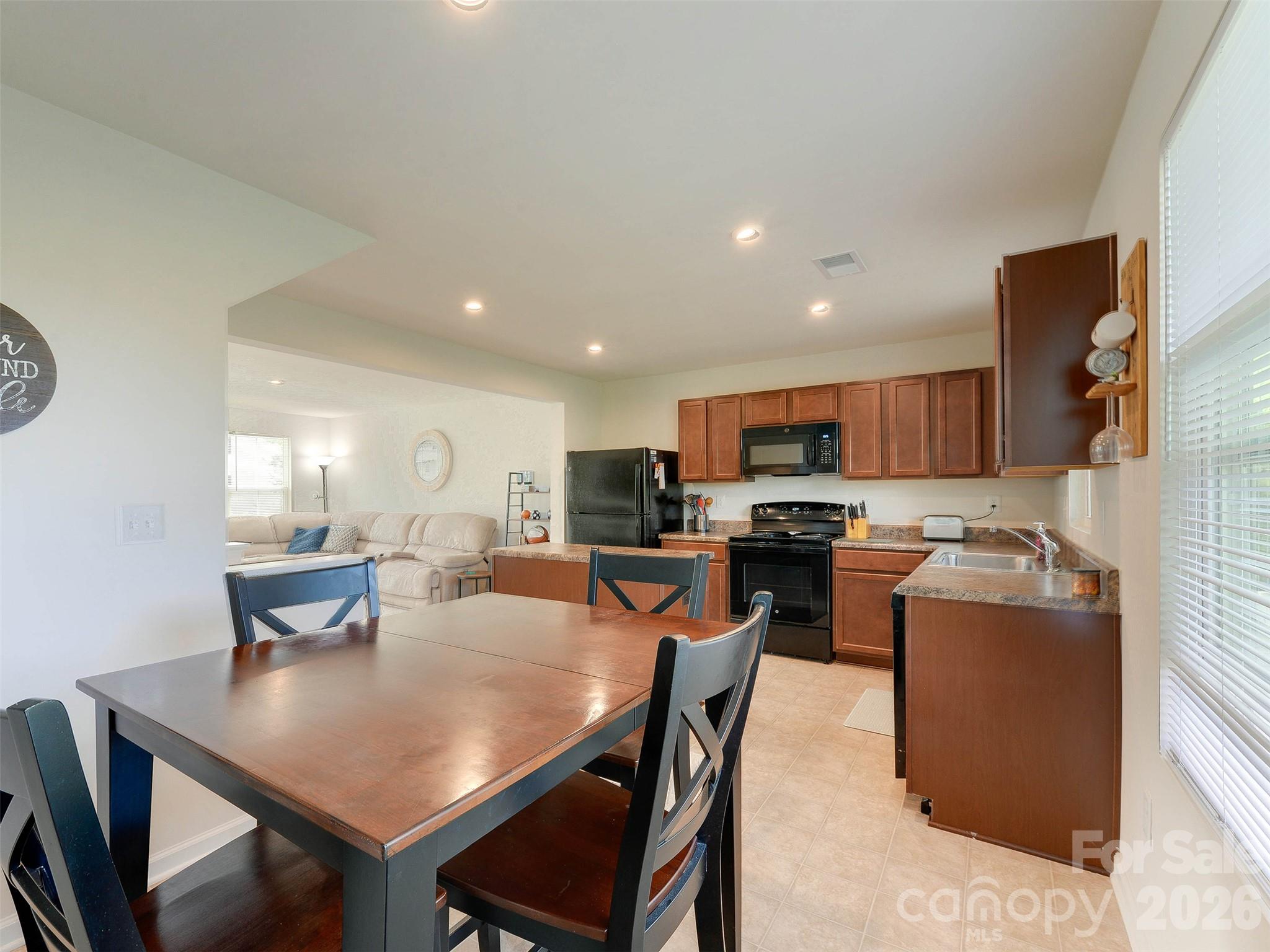 Townhouse at 6105 Cutwater Circle, Charlotte, photo 16 of 41