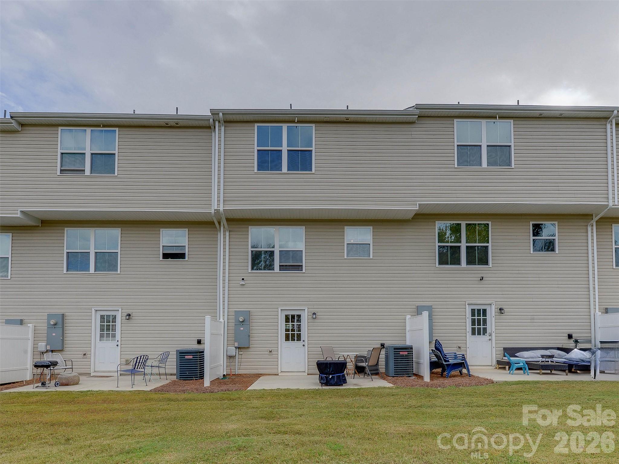 Townhouse at 6105 Cutwater Circle, Charlotte, photo 31 of 41
