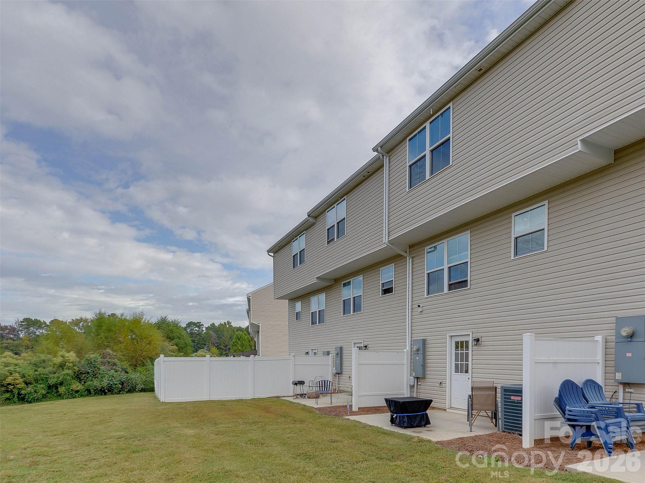 Townhouse at 6105 Cutwater Circle, Charlotte, photo 33 of 41