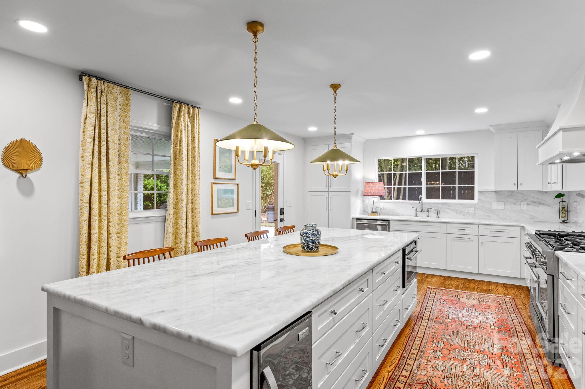 Single Family Residence at 4015 Oldfield Road, Charlotte, photo 12 of 49