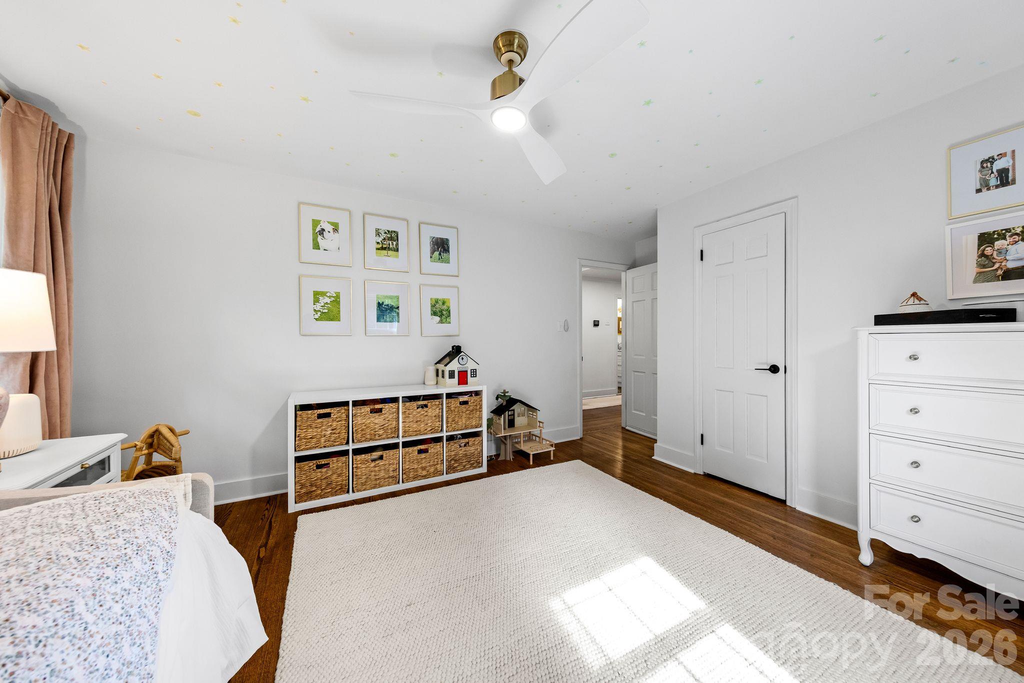 Single Family Residence at 4015 Oldfield Road, Charlotte, photo 19 of 49
