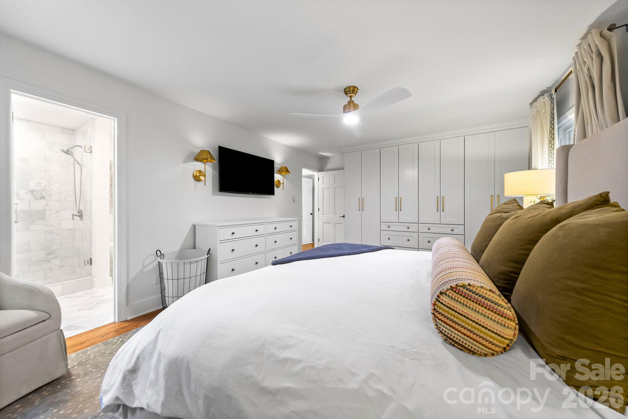 Single Family Residence at 4015 Oldfield Road, Charlotte, photo 24 of 49