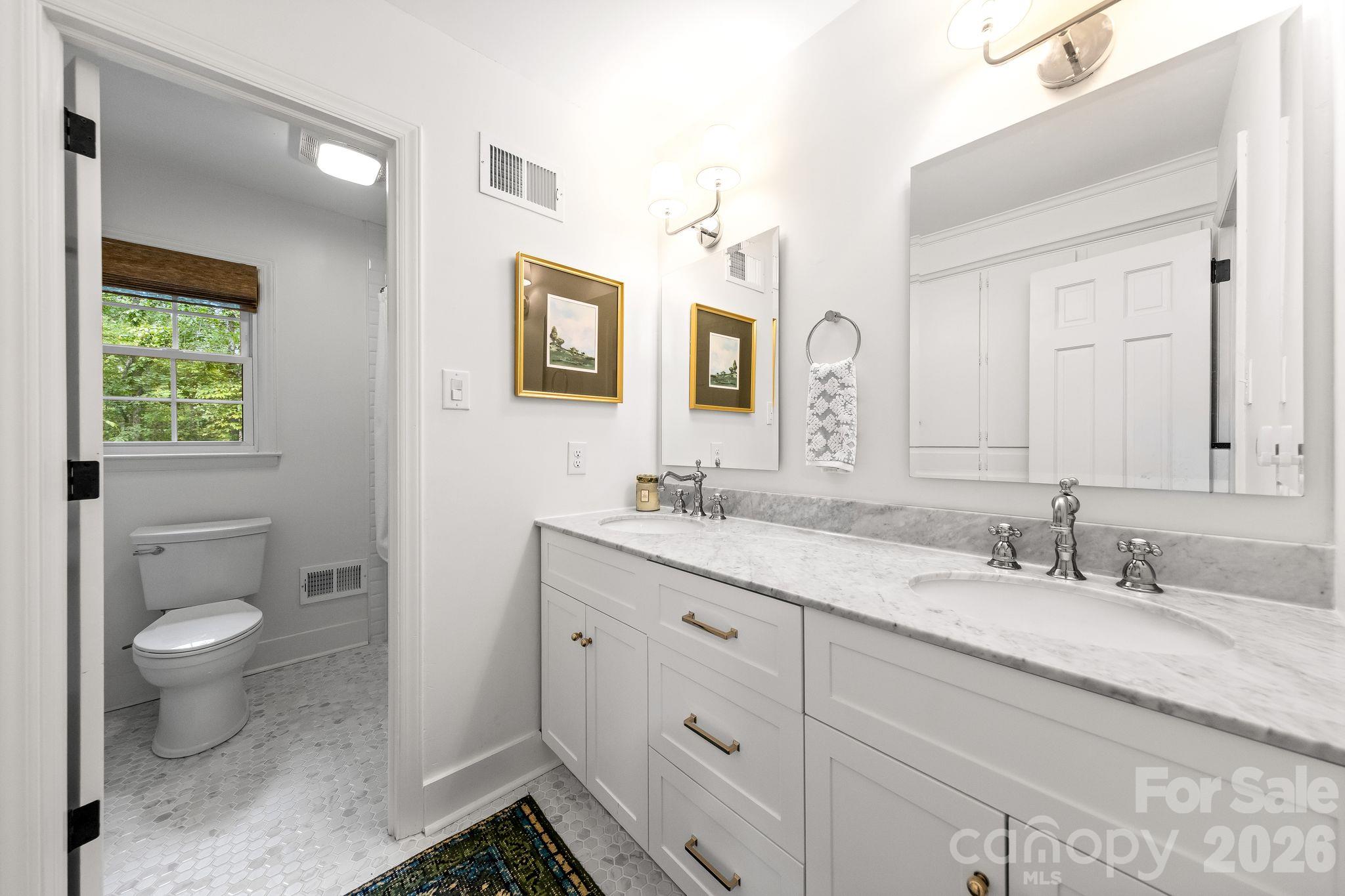 Single Family Residence at 4015 Oldfield Road, Charlotte, photo 21 of 49