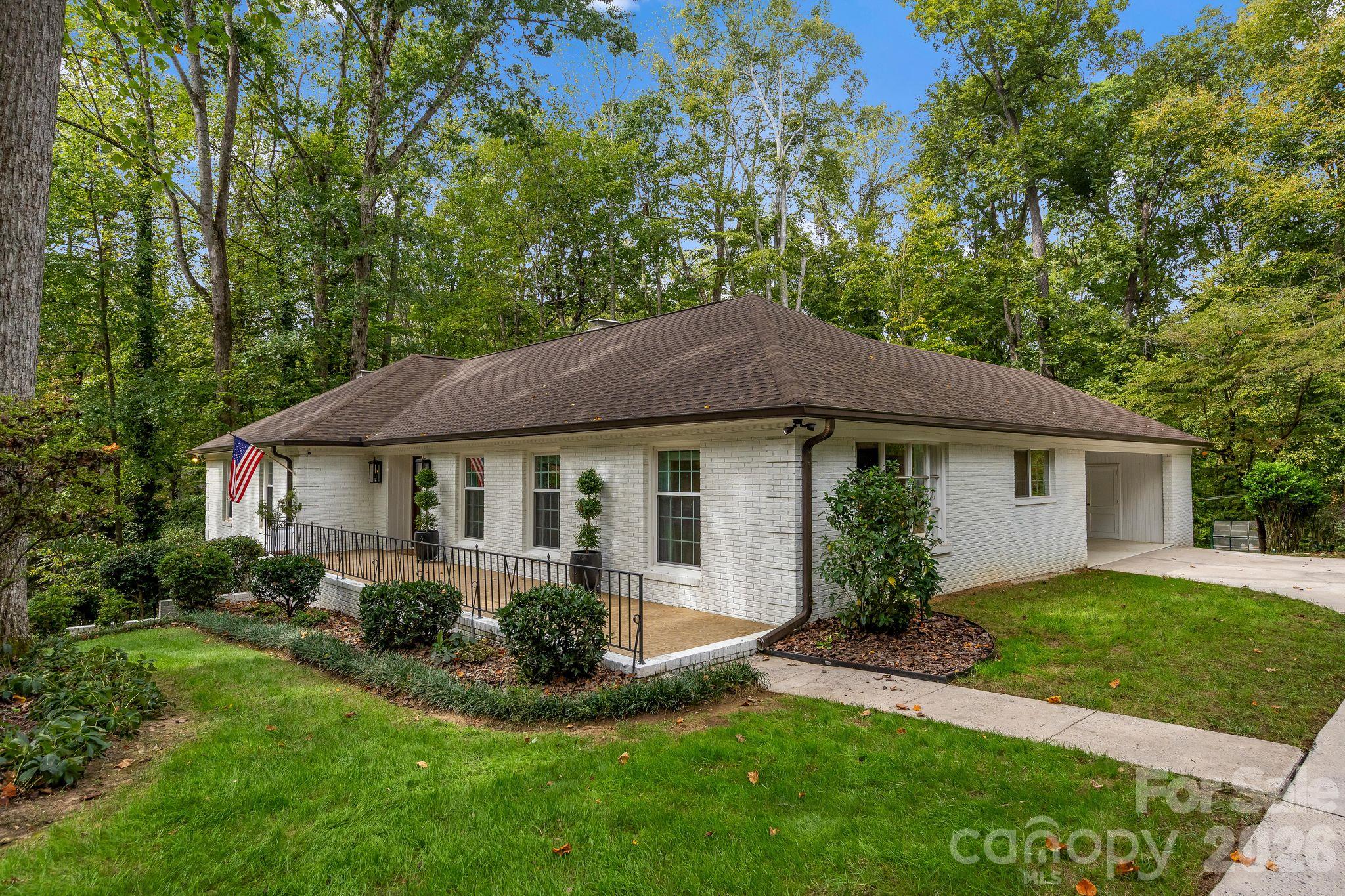 Single Family Residence at 4015 Oldfield Road, Charlotte, photo 43 of 49