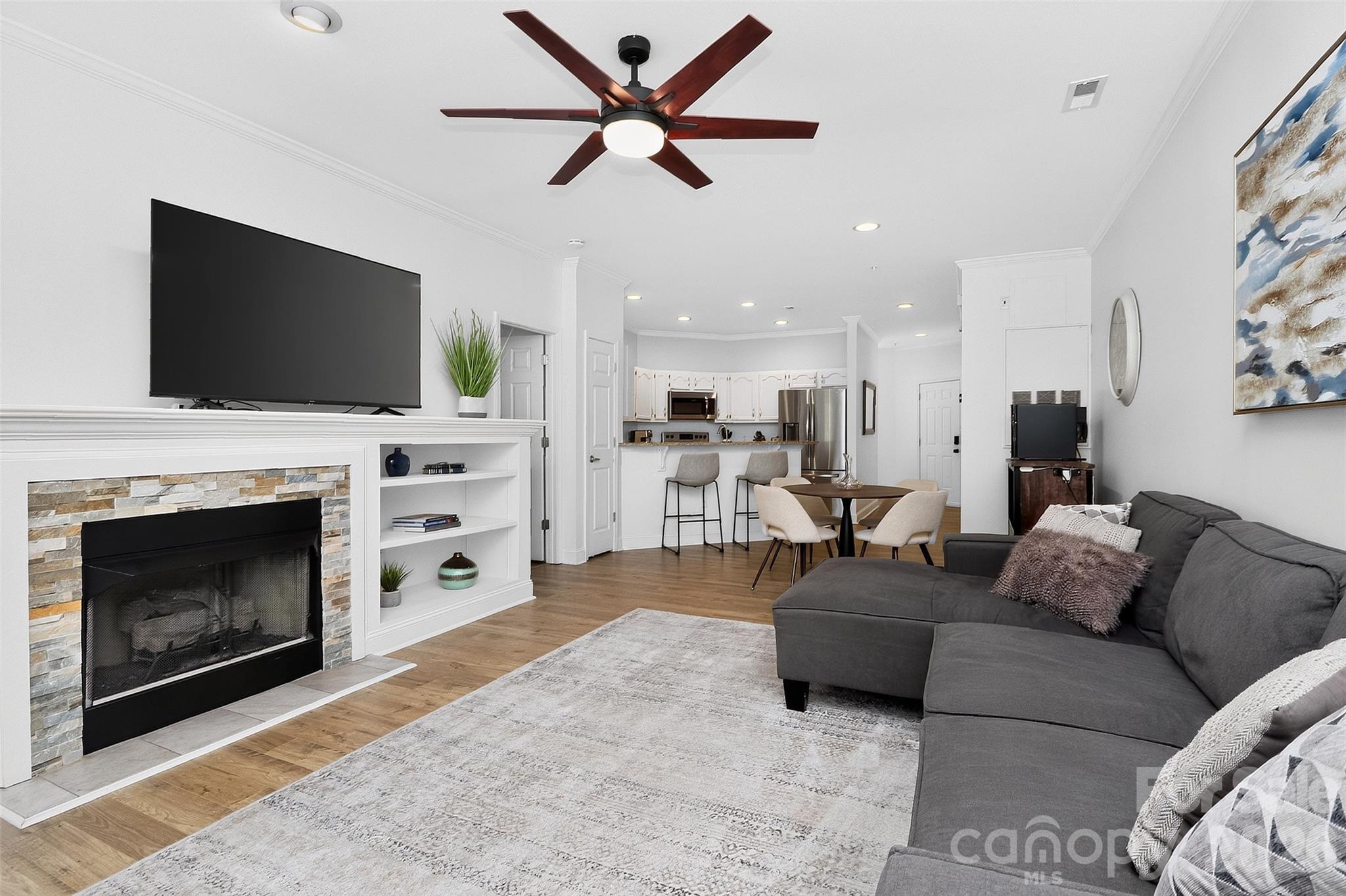 Condominium at 226 S Torrence Street, Charlotte, photo 15 of 29