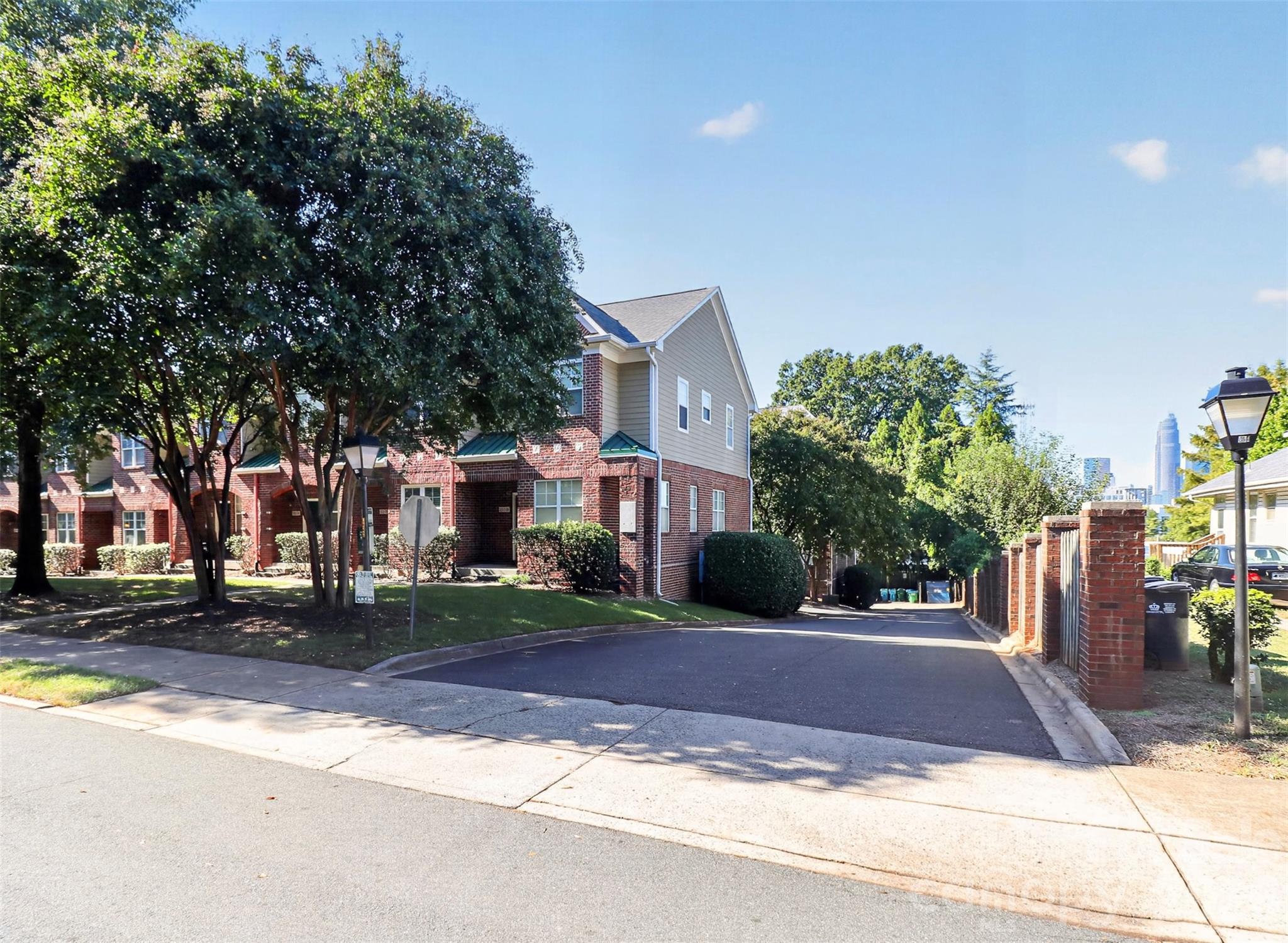 Condominium at 226 S Torrence Street, Charlotte, photo 29 of 29