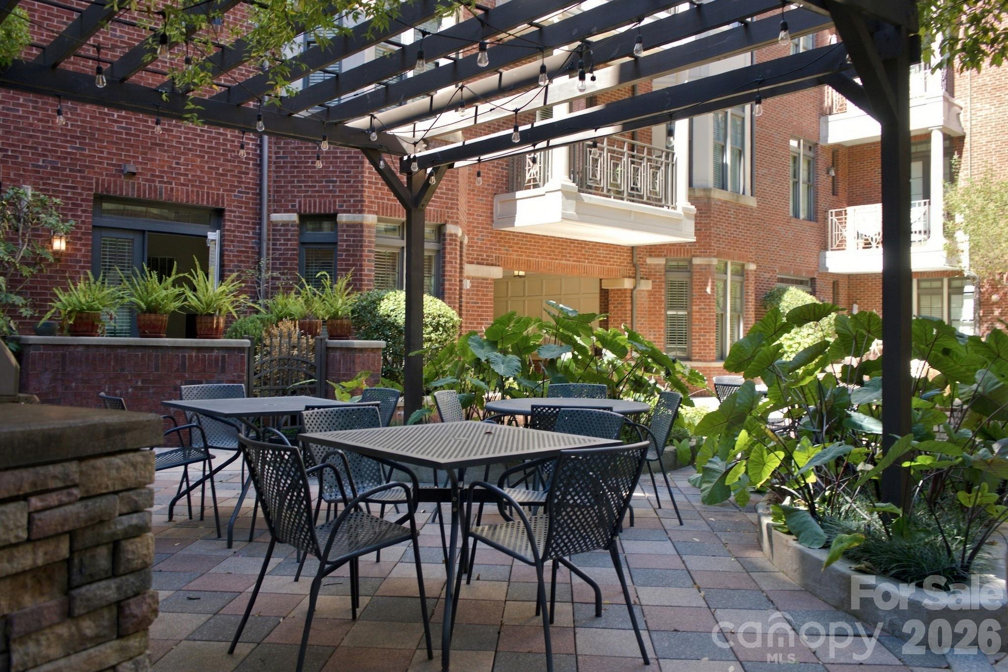 Condominium at 2810 Selwyn Avenue, Charlotte, photo 20 of 28