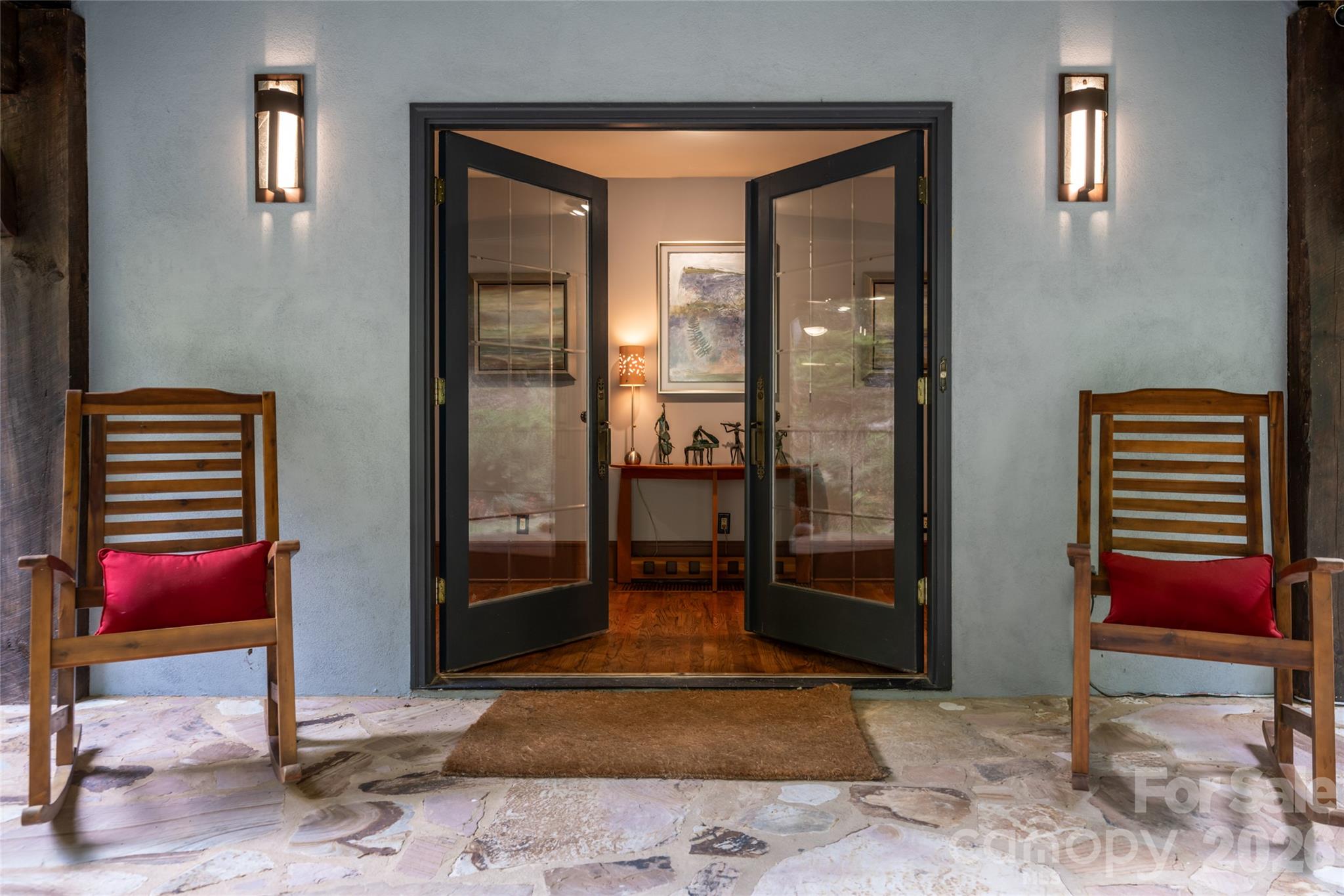 Large covered front porch - 364 Lynn Cove Road, Asheville