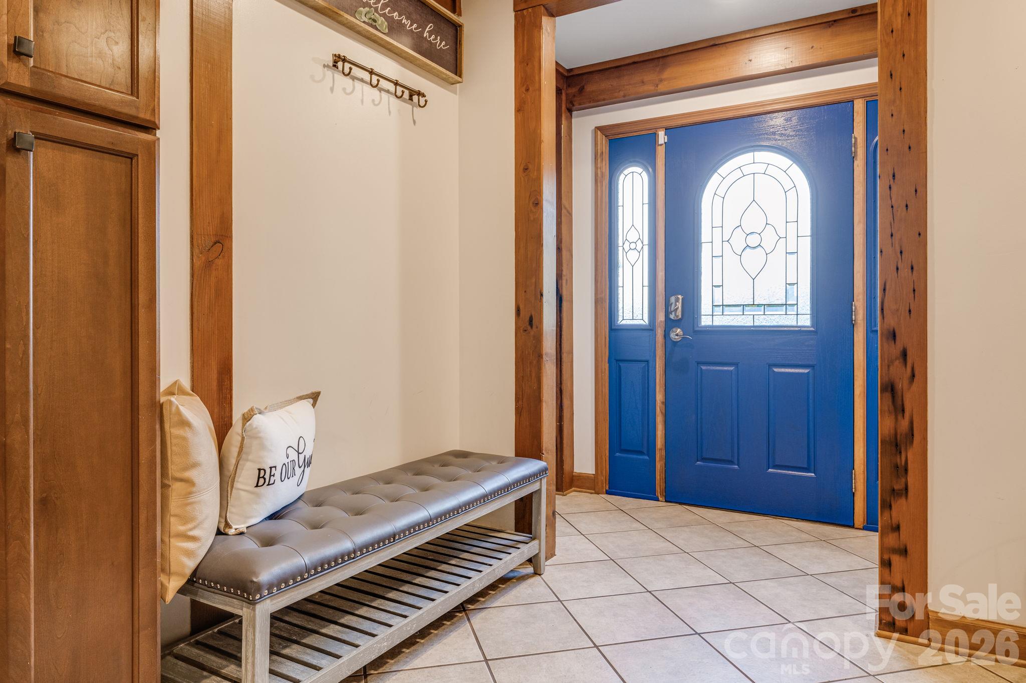 Entrance - 28 Nantahala Ridge, Bryson City