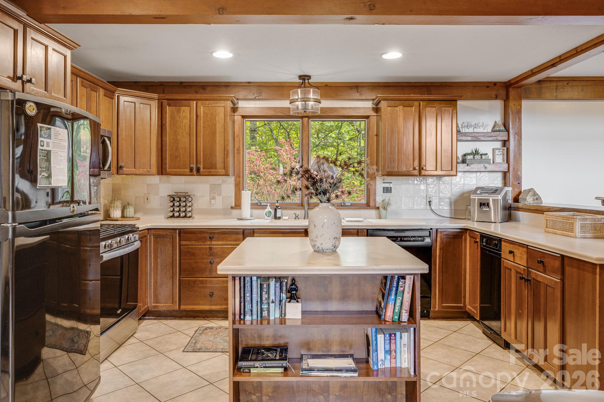 Kitchen - 28 Nantahala Ridge, Bryson City