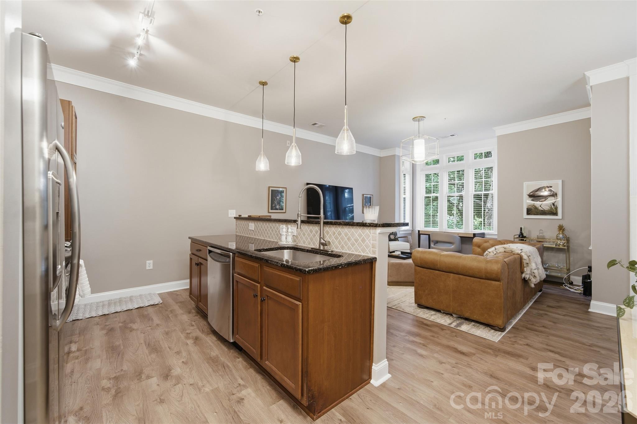Condominium at 2810 Selwyn Avenue, Charlotte, photo 6 of 28