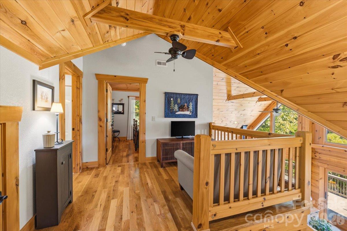 Loft/Flex Room Upstairs - 1016 Horizon Trail, Nebo